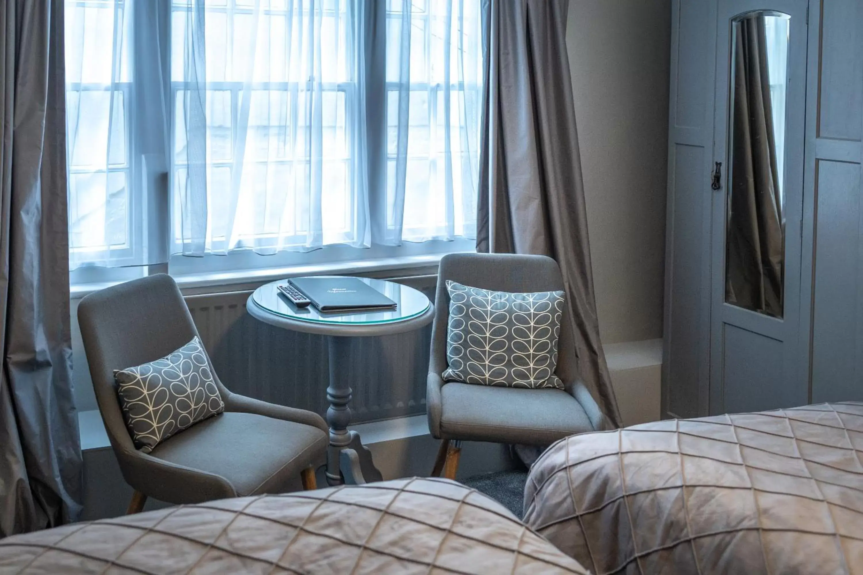 Bedroom, Seating Area in Gloucester House