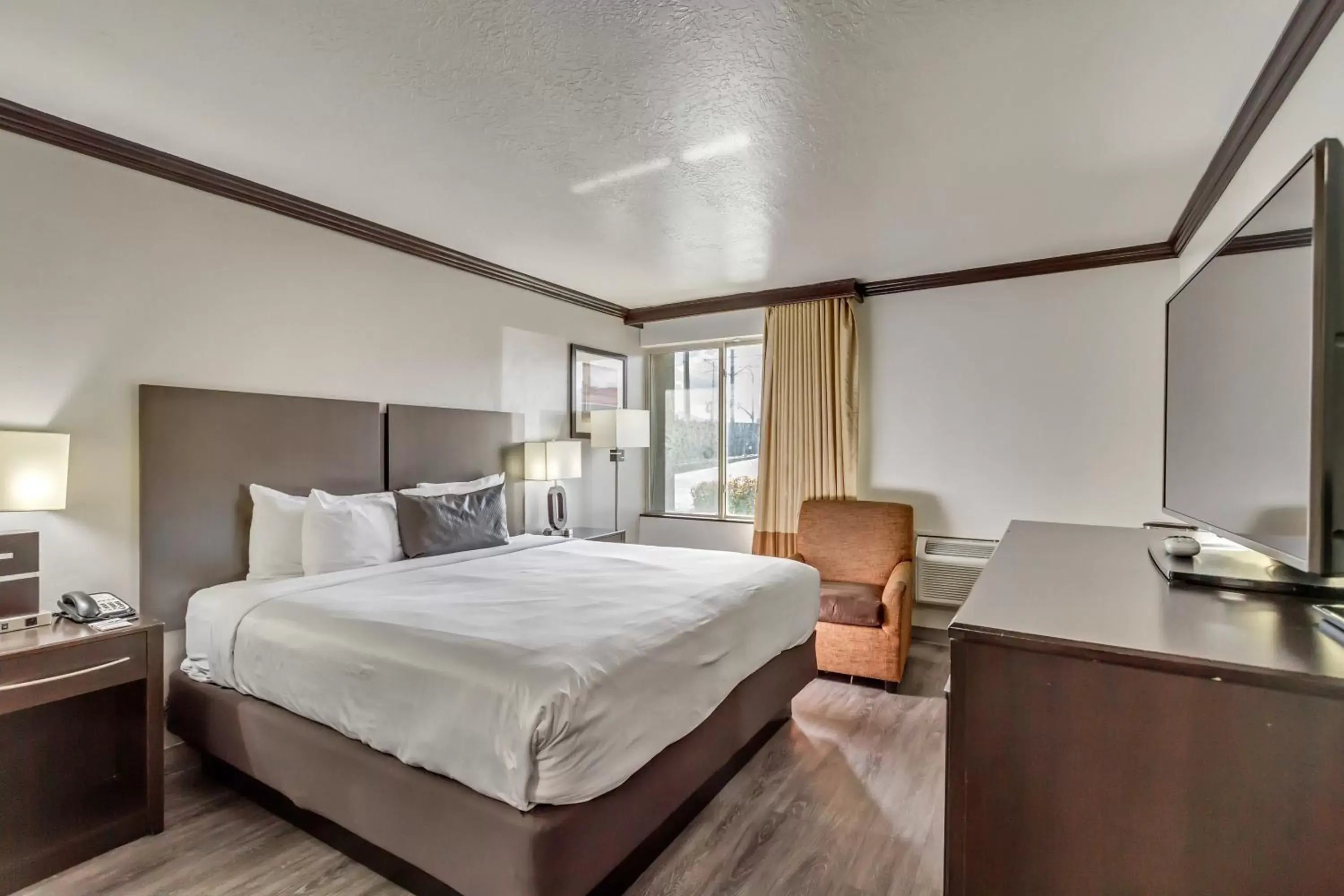 Bed in Park Inn by Radisson Salt Lake City -Midvale