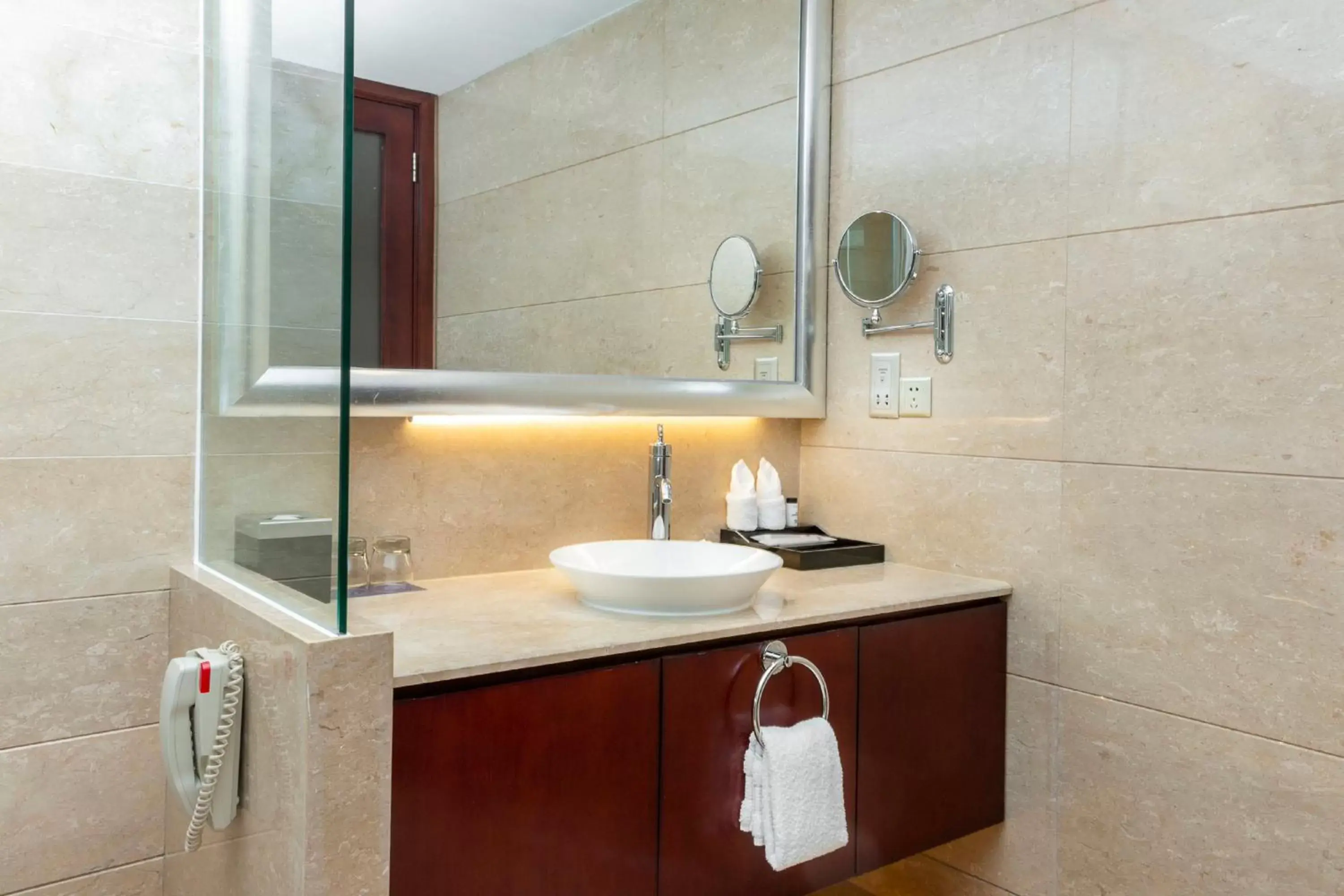 Bathroom in Sheraton Shenzhen Futian Hotel