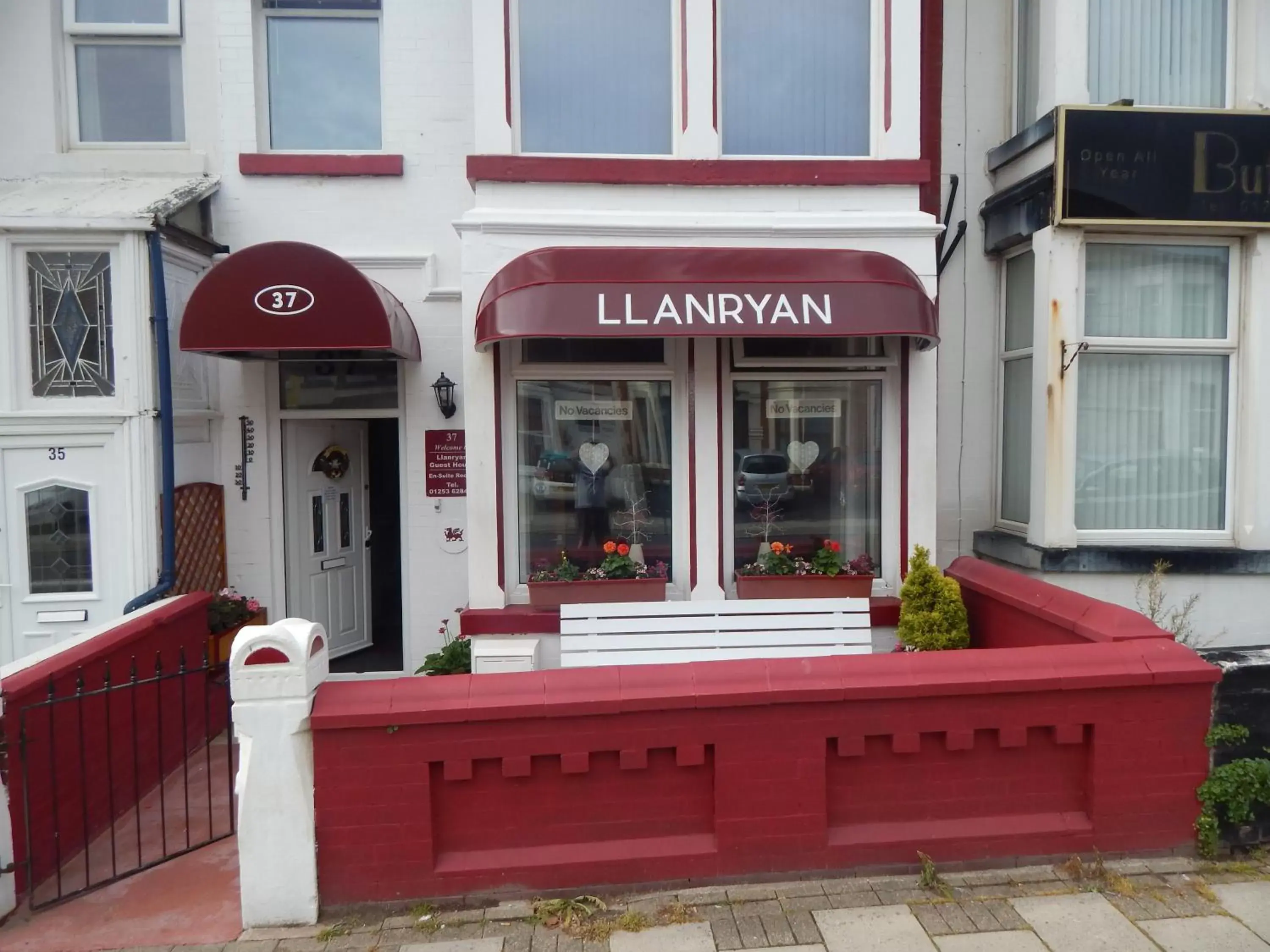 Facade/entrance in Llanryan Guest House