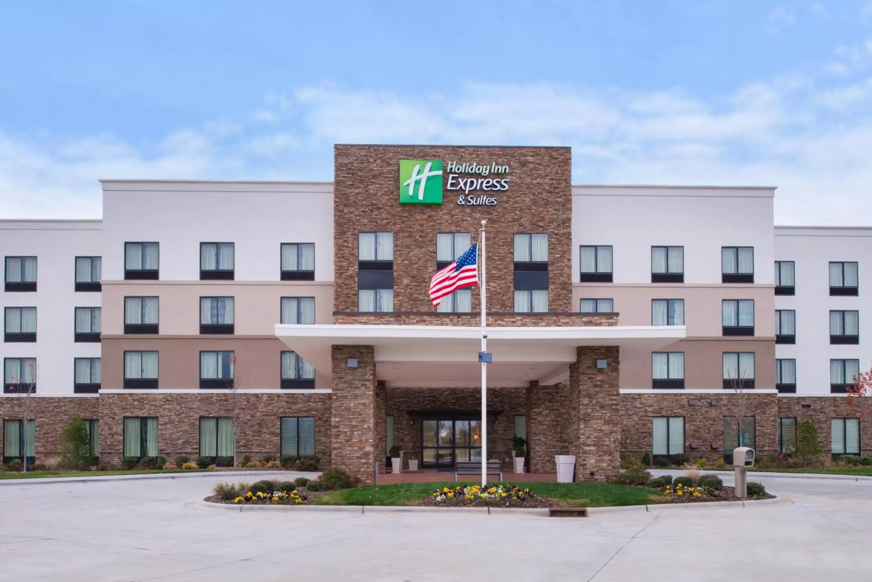 Property Building in Holiday Inn Express & Suites Monroe, an IHG Hotel