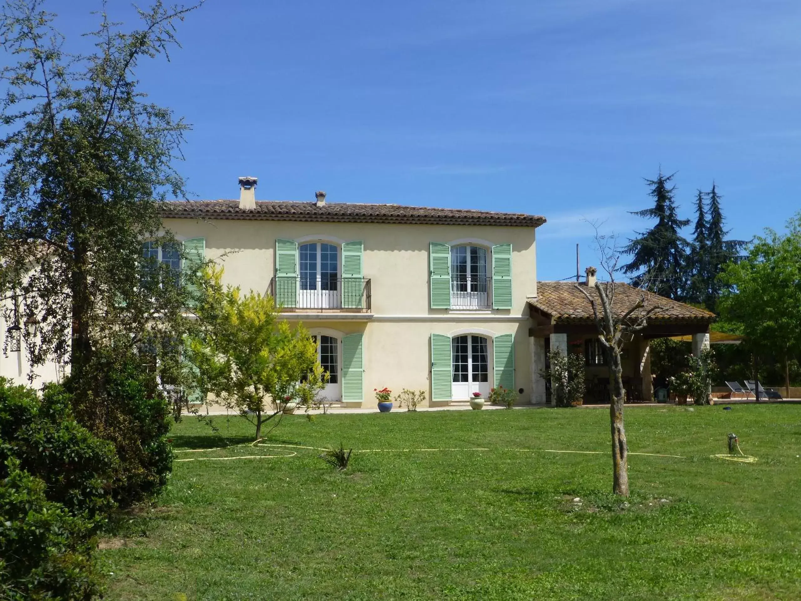 Facade/entrance, Property Building in Chambre d'hôtes "La Bastide des Eucalyptus"