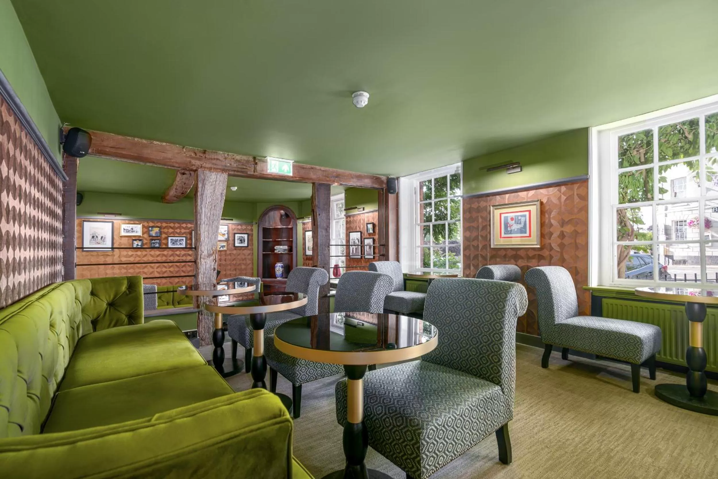 Lounge or bar in The Relais Henley