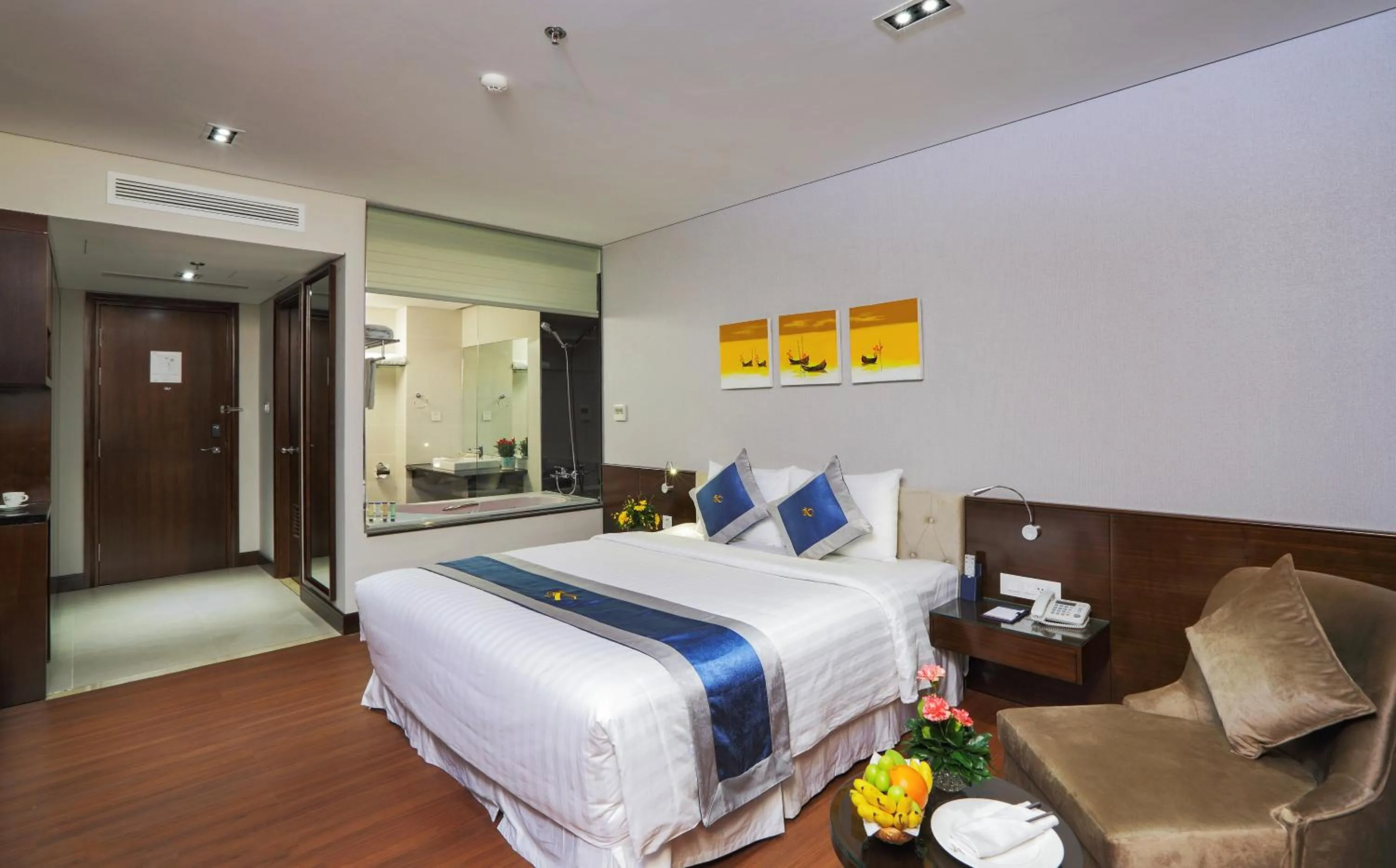 Bed in Central Palace Hotel