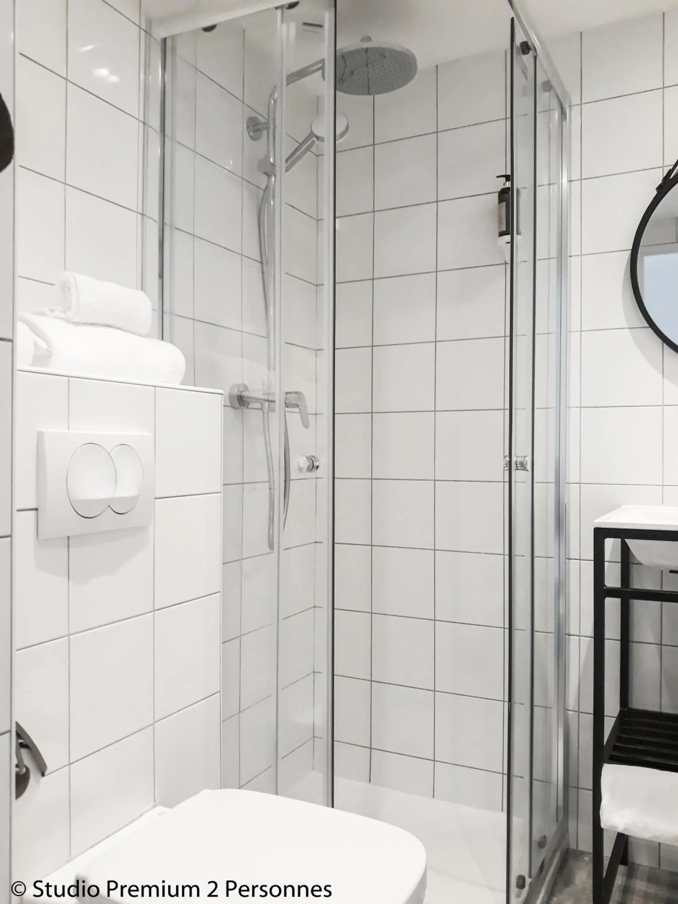Shower, Bathroom in Residhotel Les Coralynes