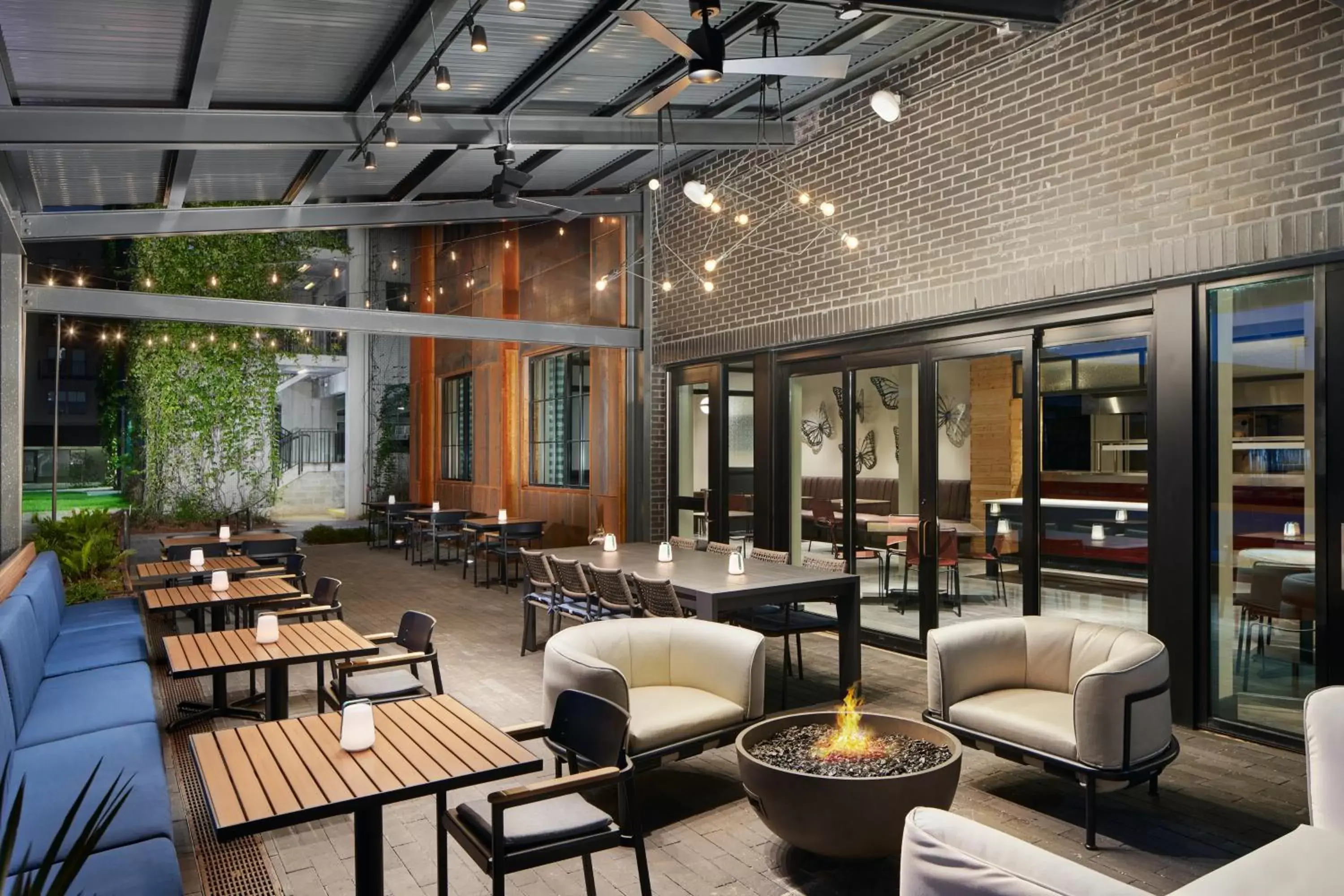 People, Restaurant/Places to Eat in Hotel Indigo Tallahassee - Collegetown, an IHG Hotel