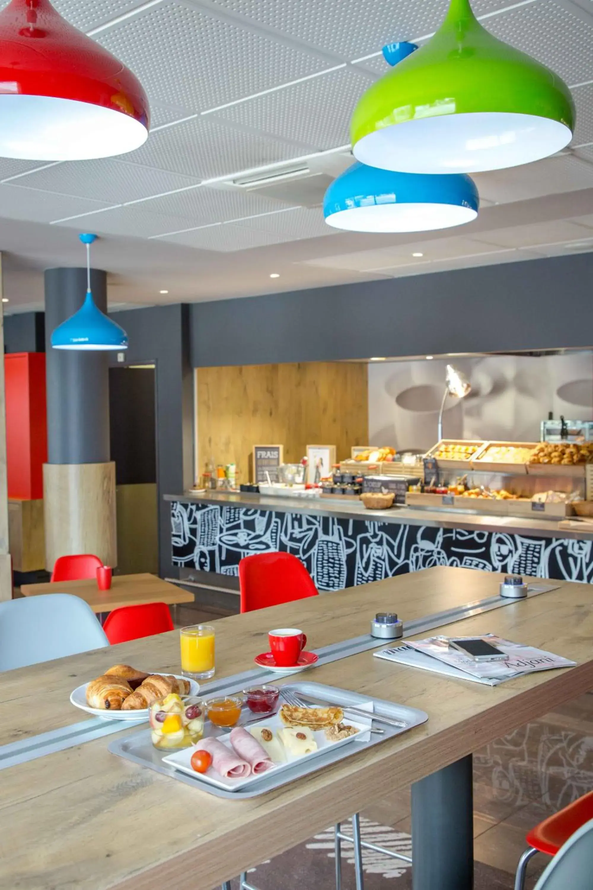 Restaurant/Places to Eat in ibis Cannes Mandelieu