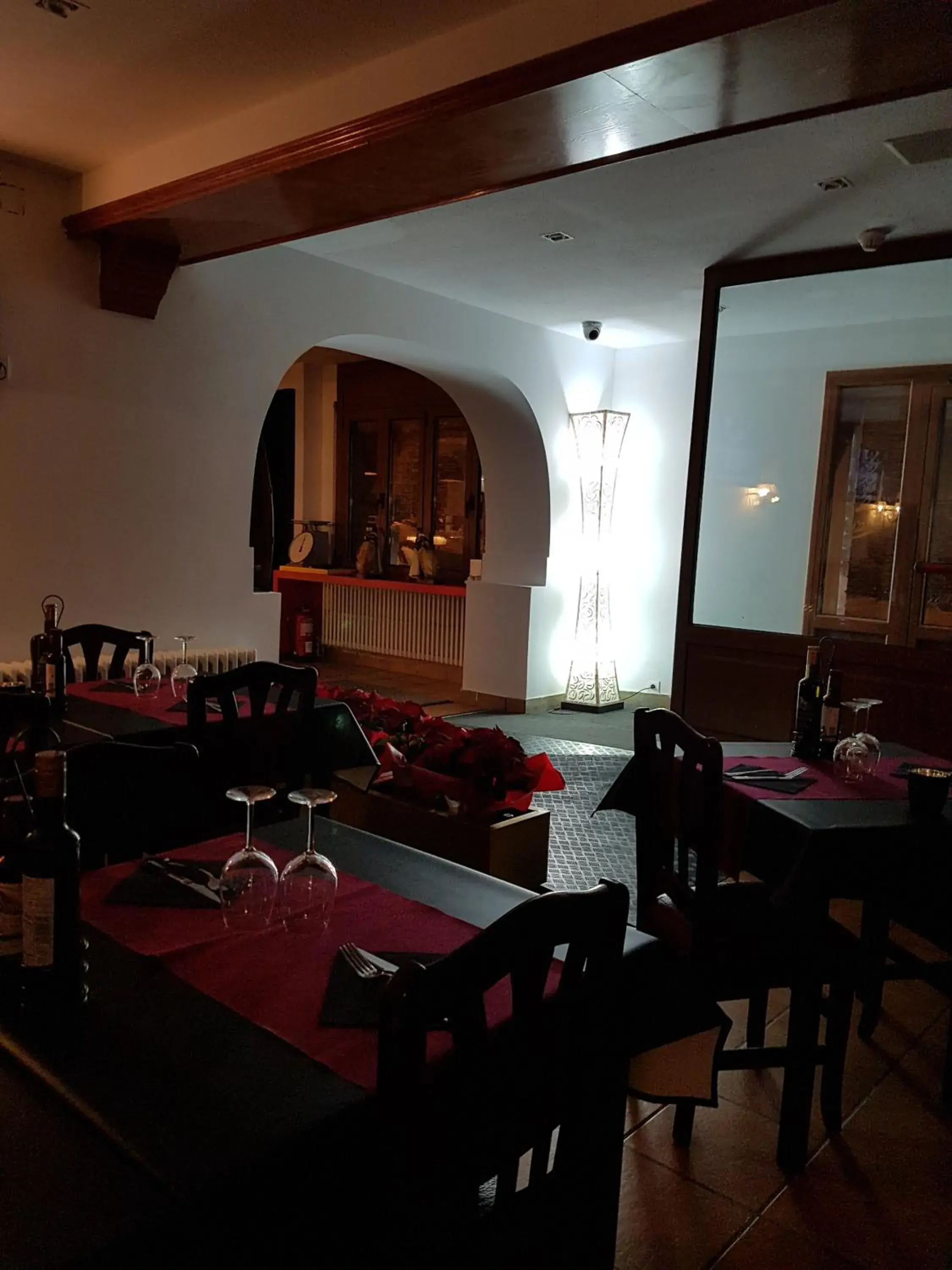 Restaurant/Places to Eat in Hotel Arinsal