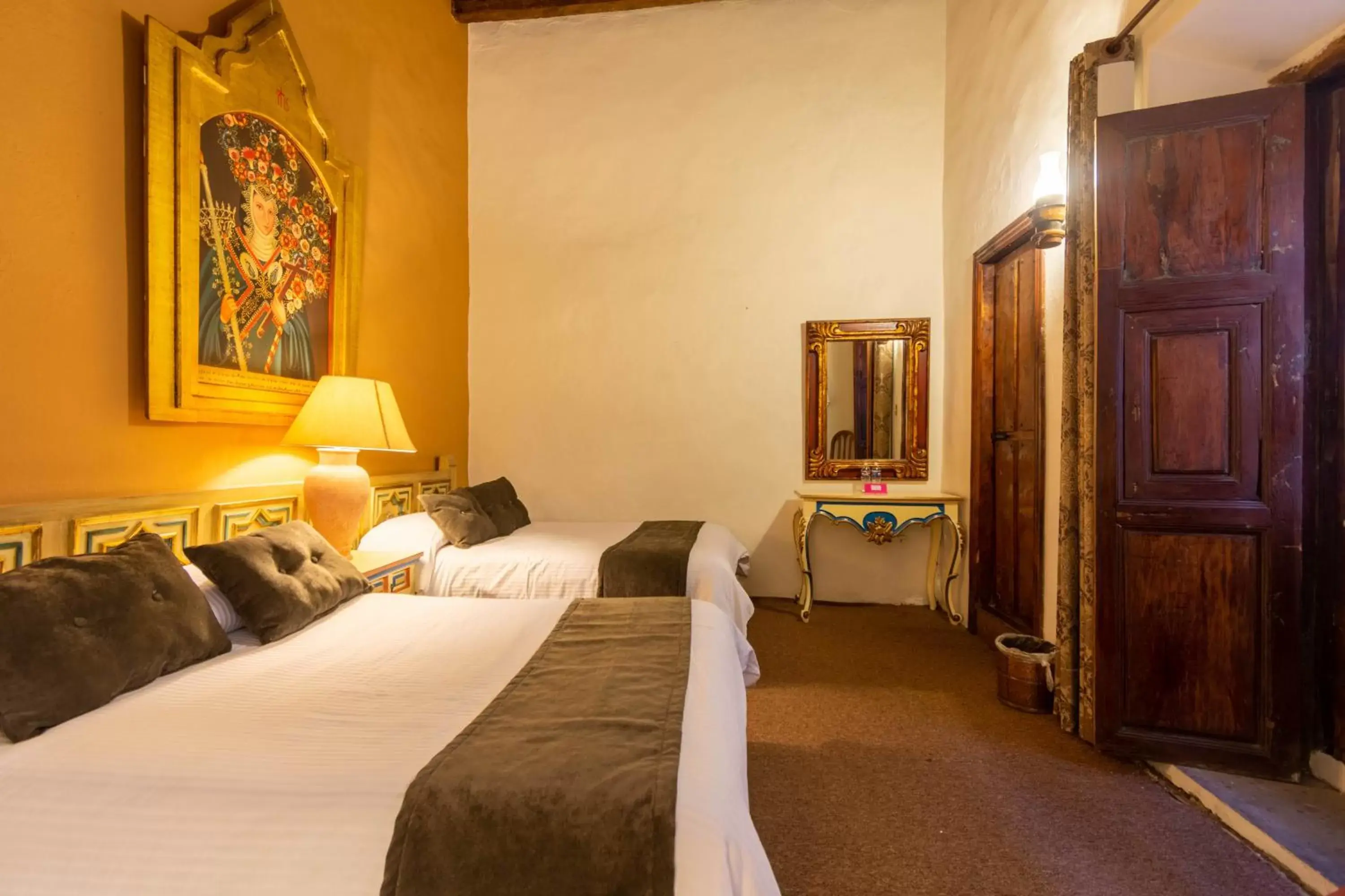 Photo of the whole room, Bed in Hosteria del Frayle