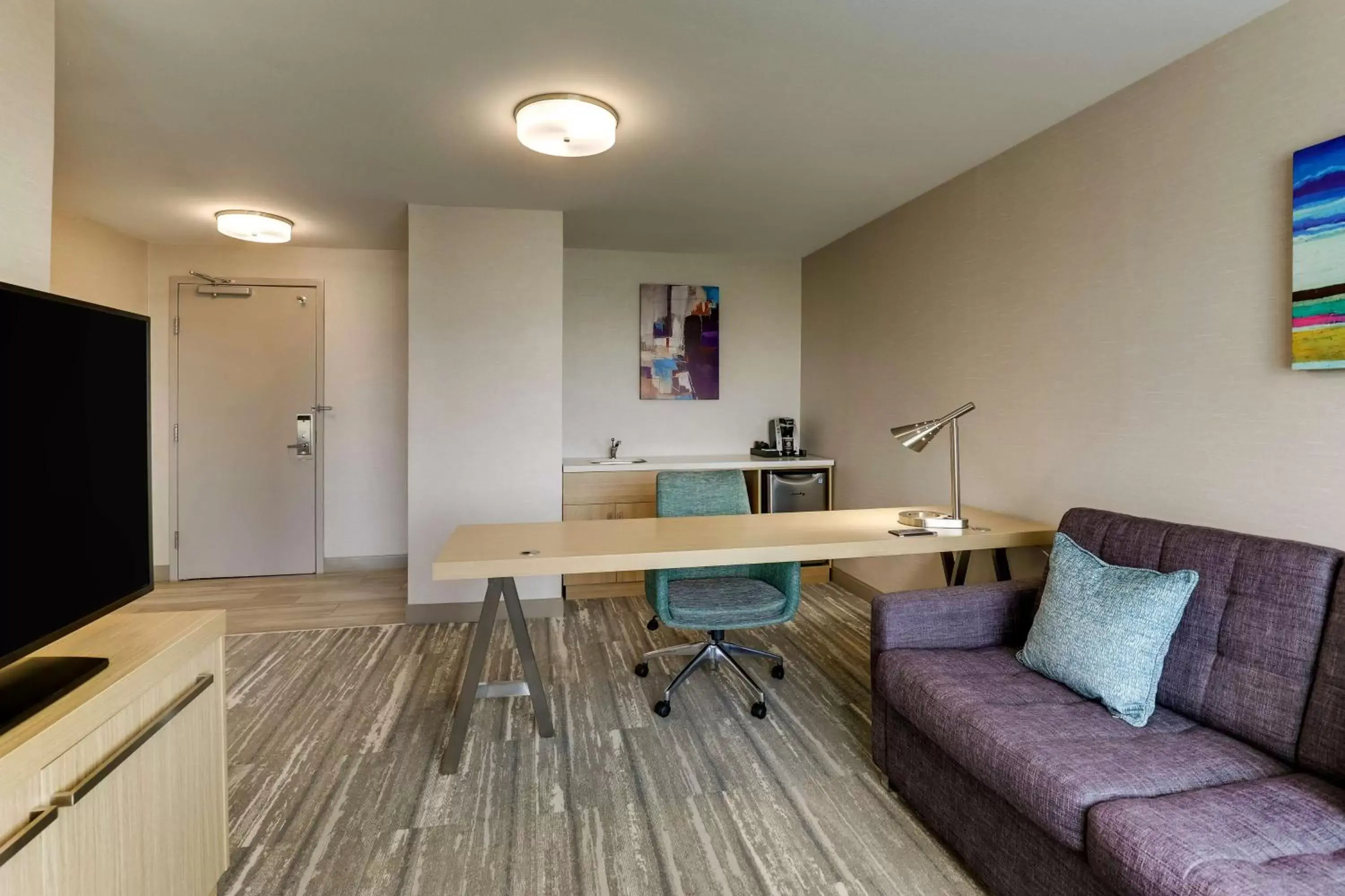 Living room, Seating Area in Hilton Garden Inn Fort Worth/Fossil Creek