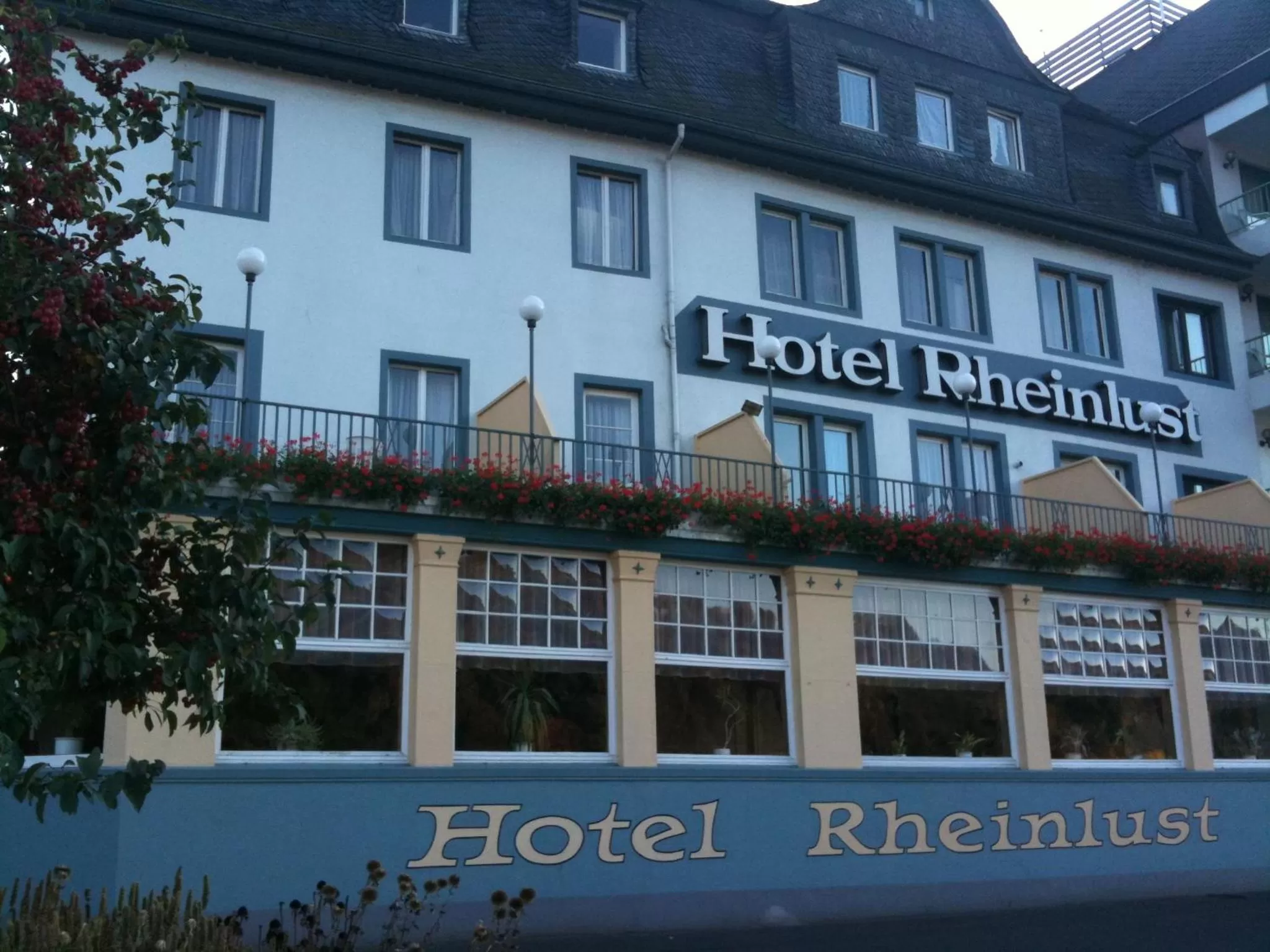 Facade/entrance in Hotel Rheinlust