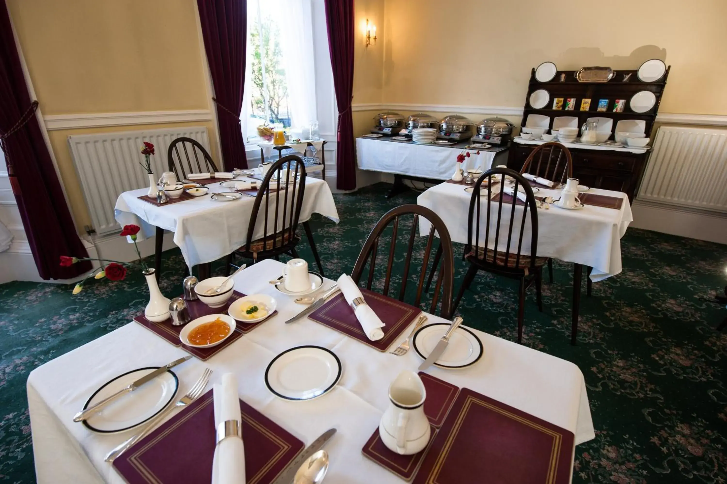 Restaurant/Places to Eat in The Ben Doran Hotel