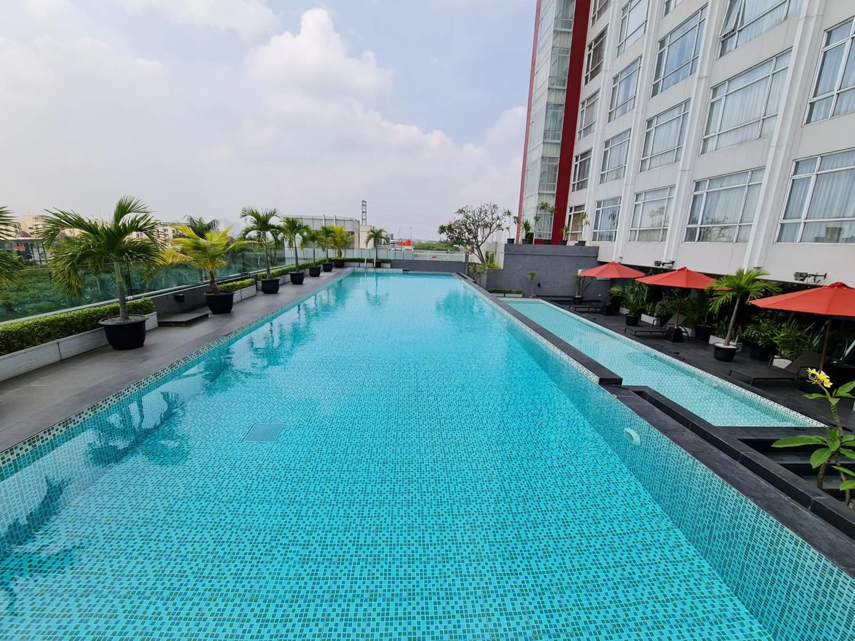 Pool view, Swimming Pool in Grand Zuri Cikarang Jababeka