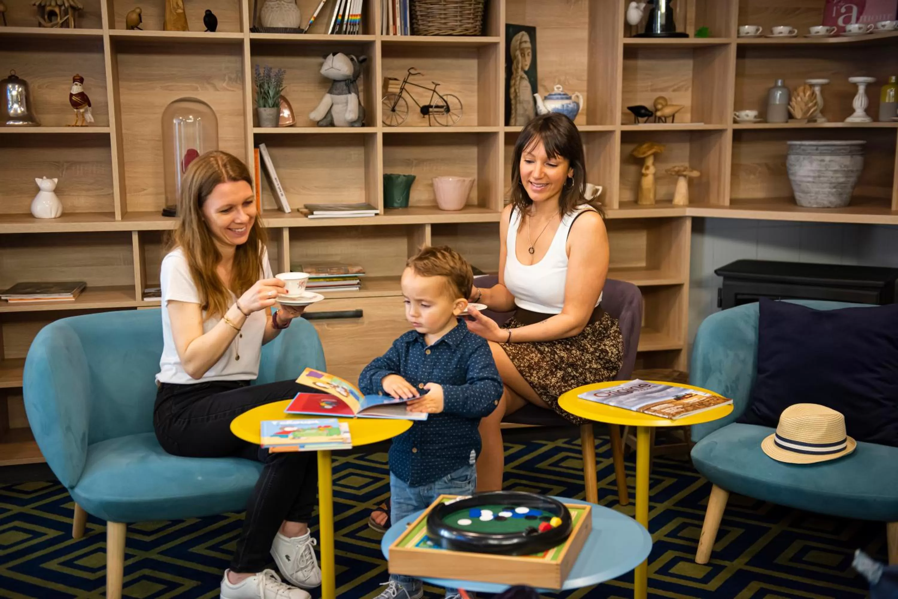 Living room in Novotel Orléans Chemins De Sologne Demeures De Campagne