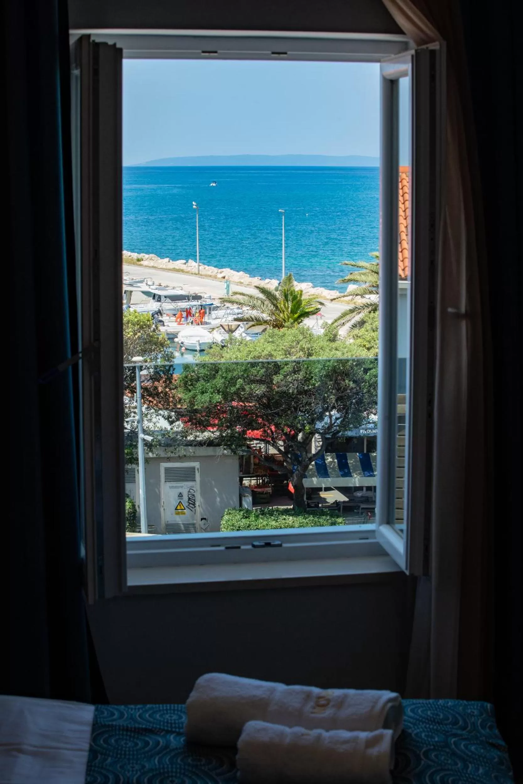 Sea view in Bed&Breakfast Novalis