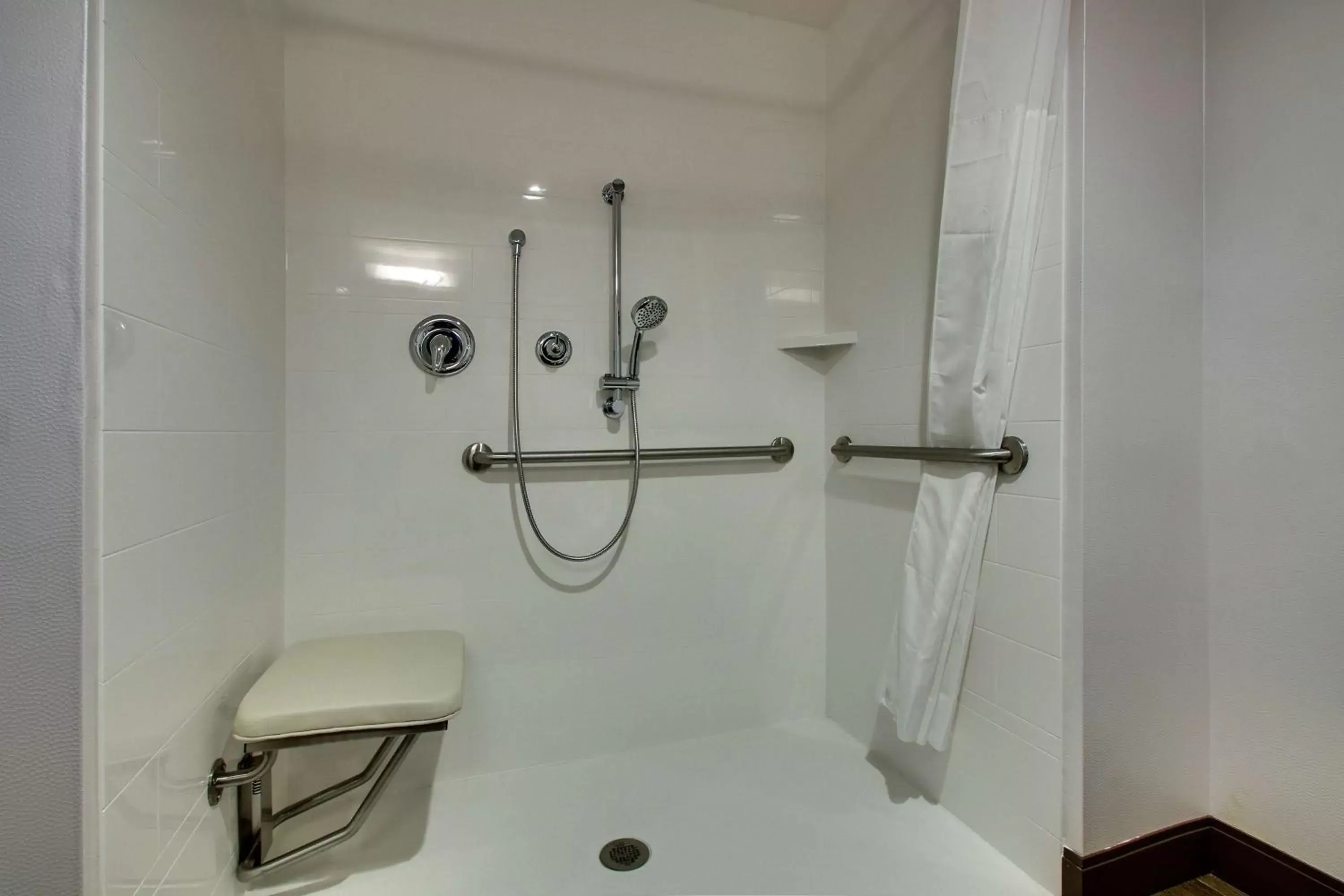 Bathroom in Hampton Inn & Suites By Hilton Southport Bathroom in Hampton Inn & Suites By Hilton Southport