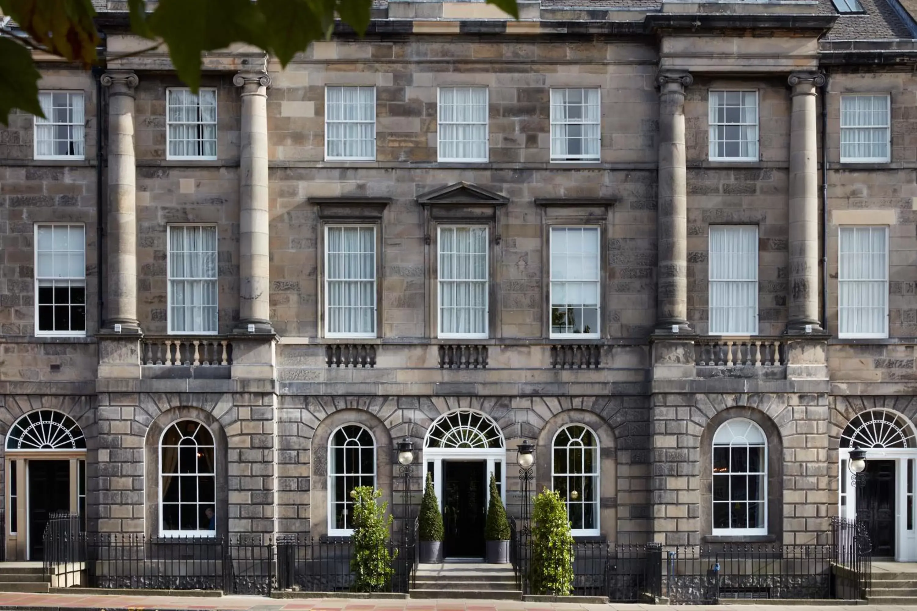 Facade/entrance, Property Building in Kimpton - Charlotte Square, an IHG Hotel