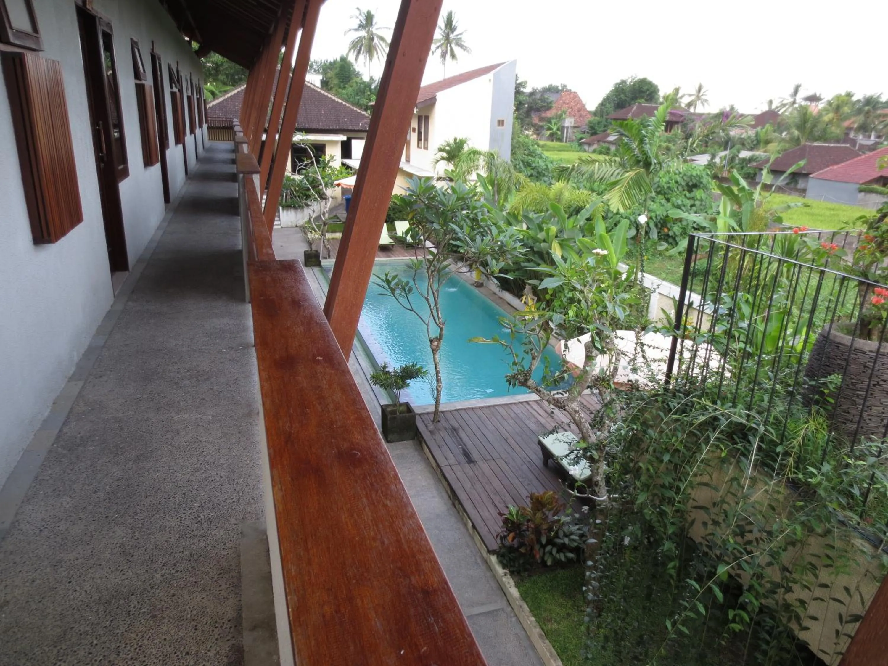 Swimming pool in Anini Raka Resort & Spa