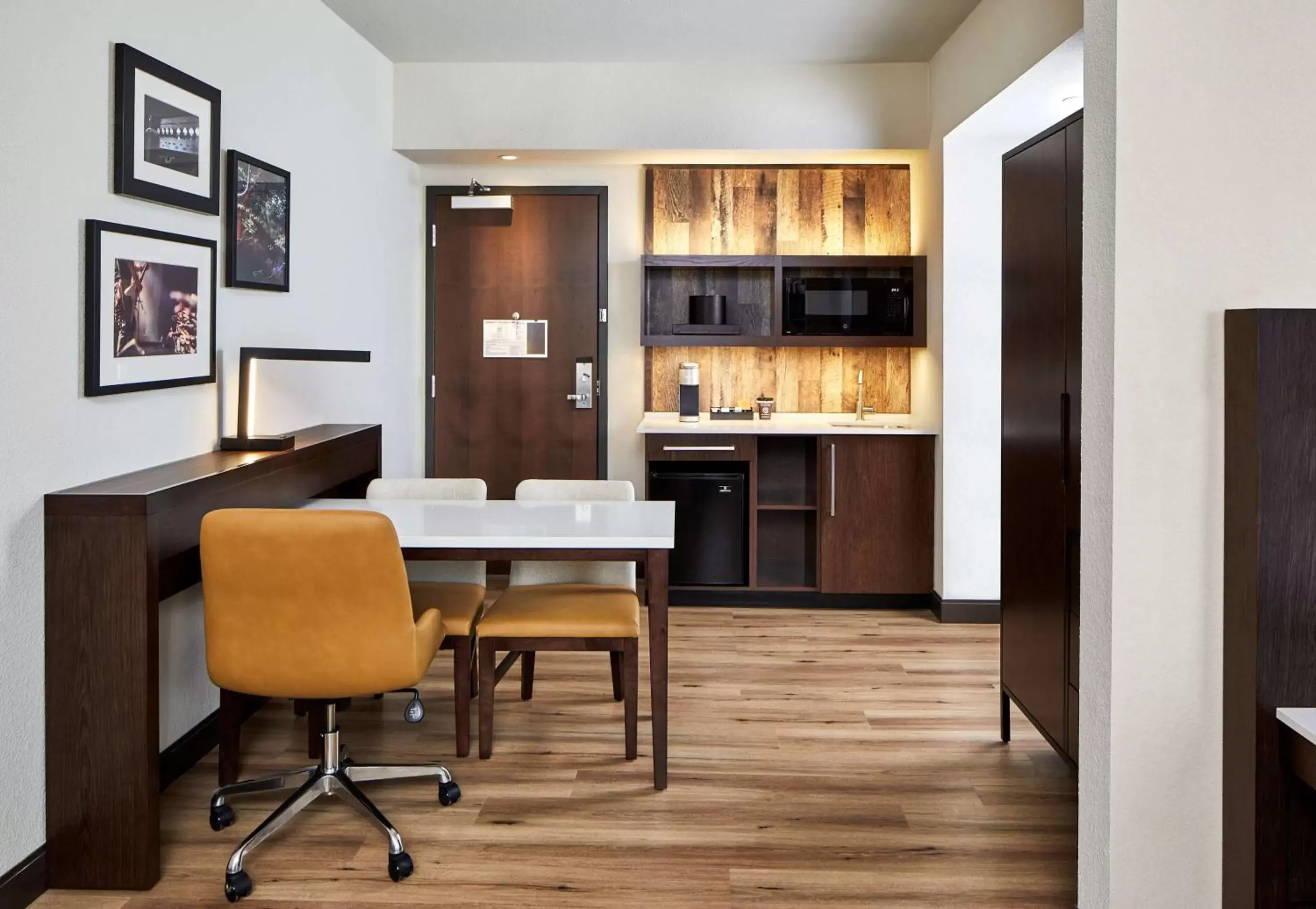 Bedroom in Embassy Suites by Hilton Nashville Downtown