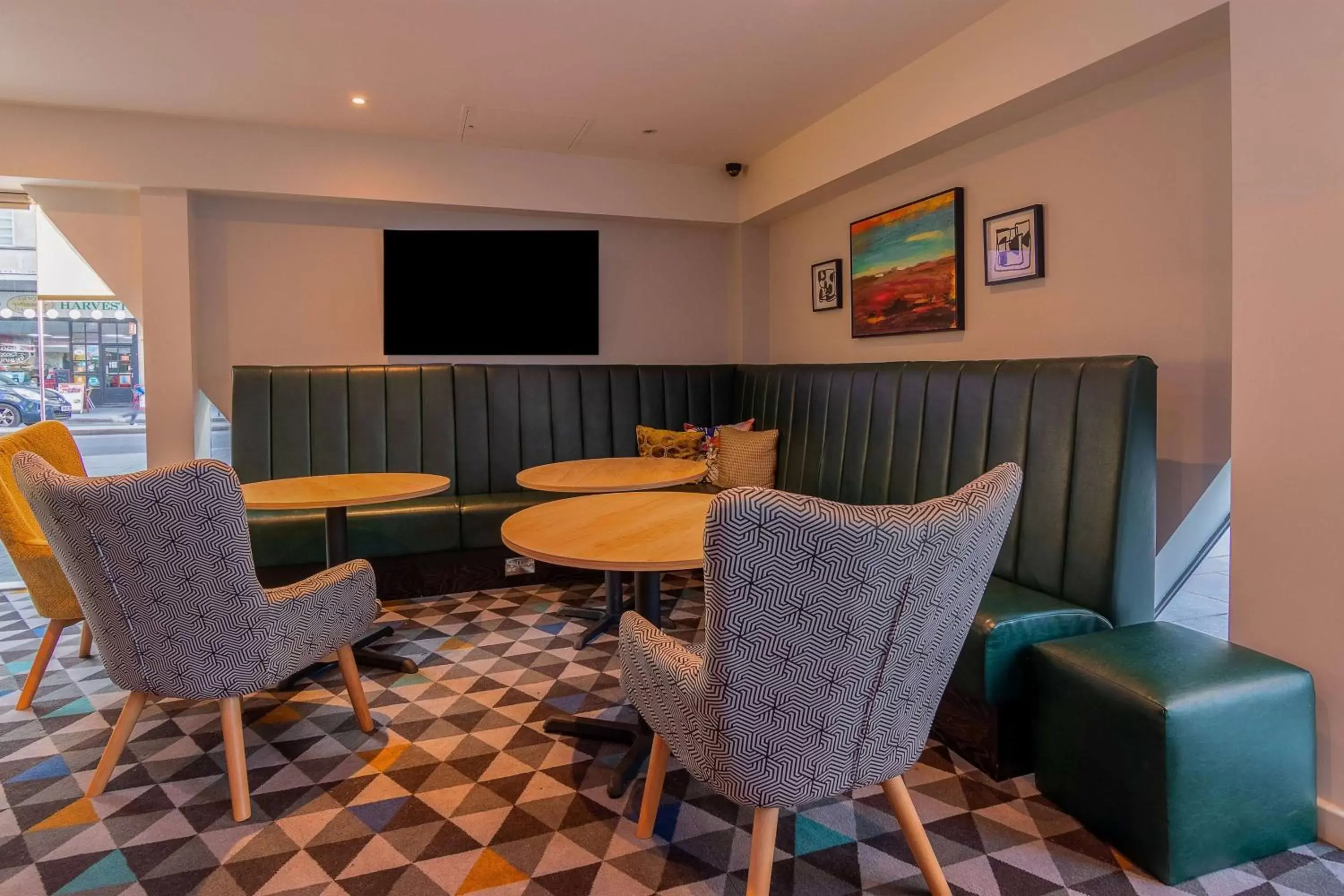 Lobby or reception, Lounge/Bar in Ramada Encore Leicester City Centre