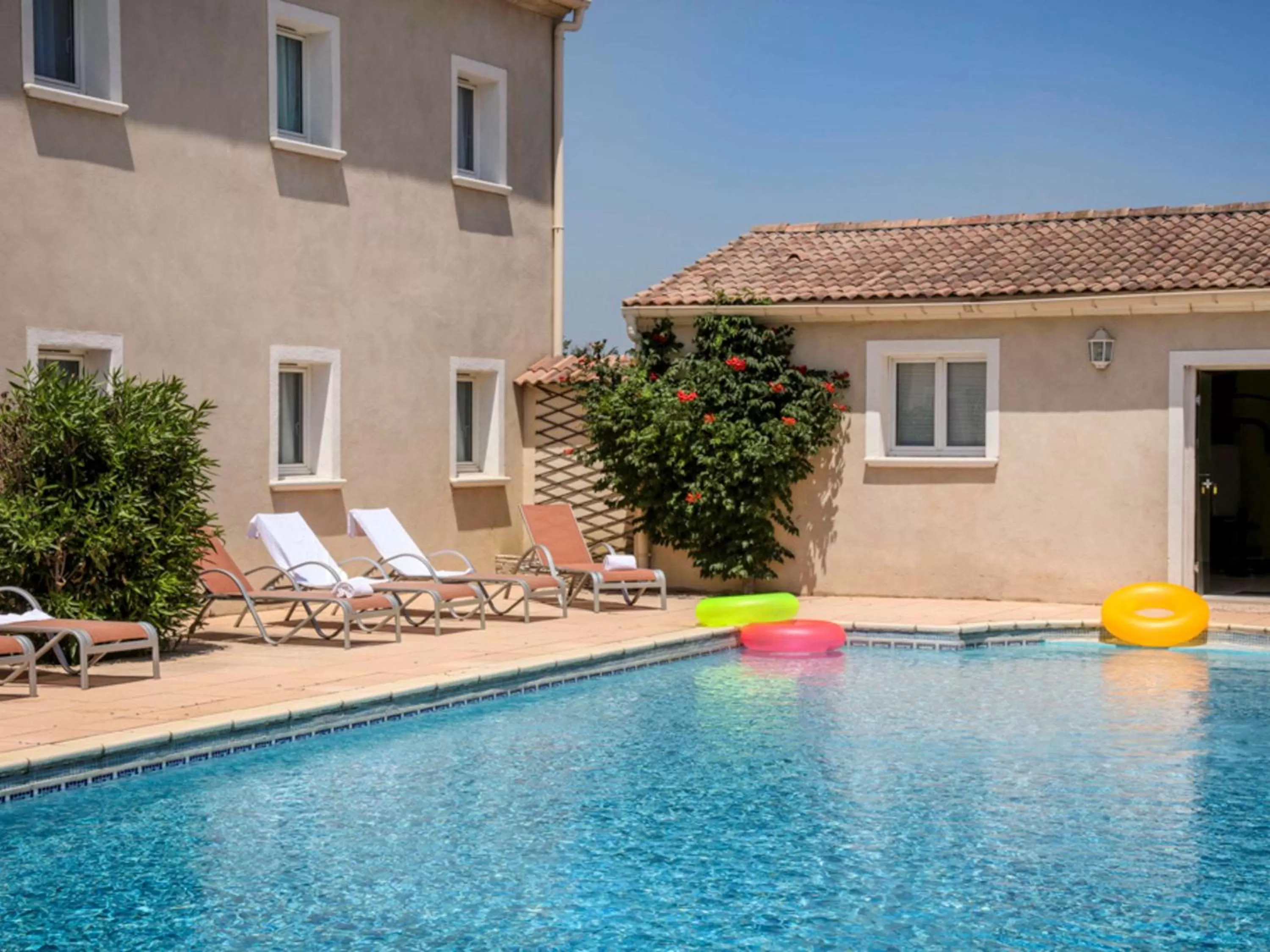 On site in ibis Orange Sud