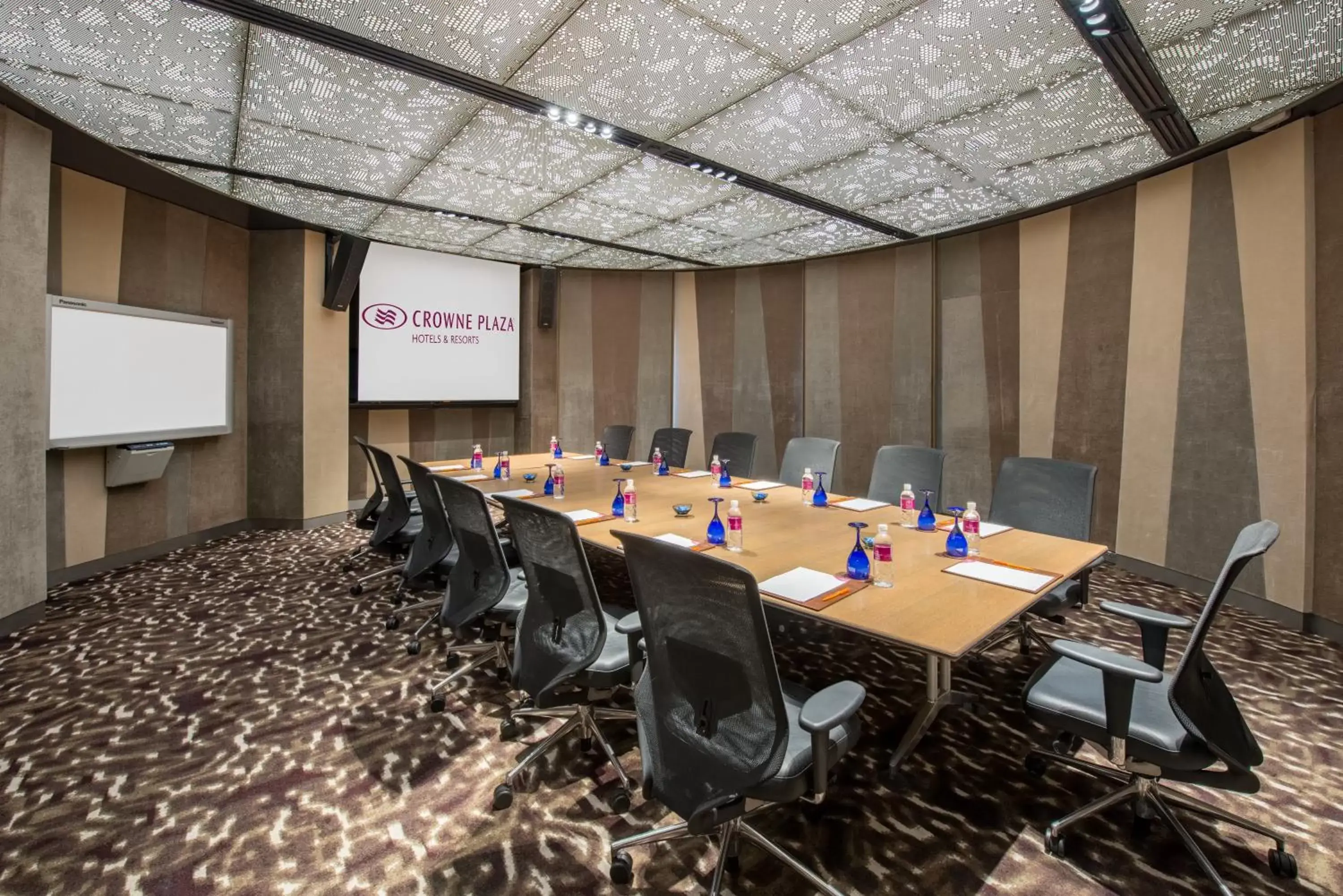 Meeting/conference room in Crowne Plaza Changi Airport, an IHG Hotel