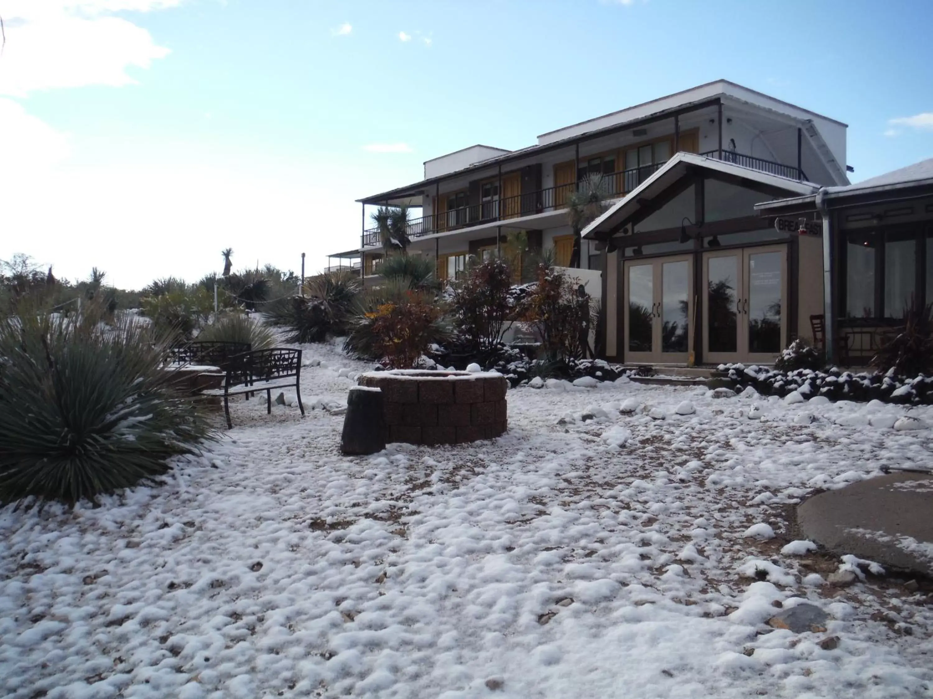 Property Building in Landmark Lookout Lodge