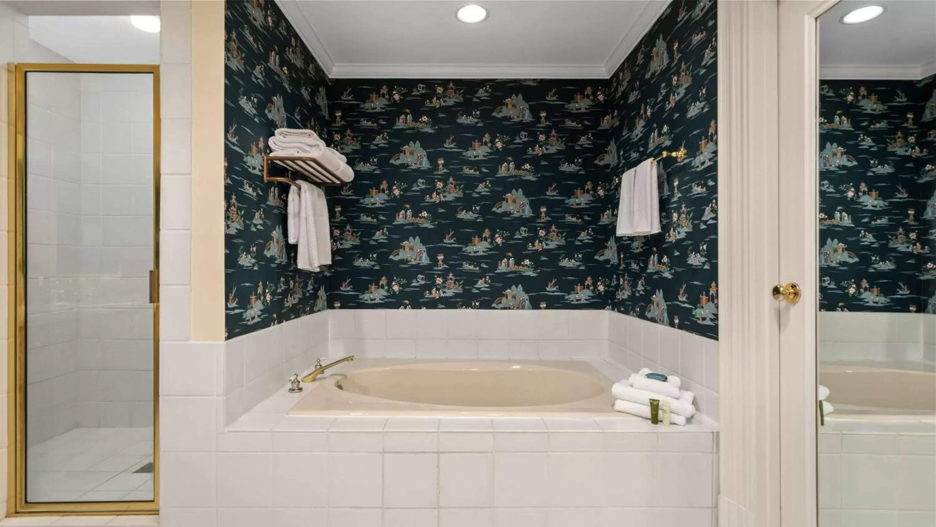 Bathroom in The Founders Inn & Spa Tapestry Collection By Hilton