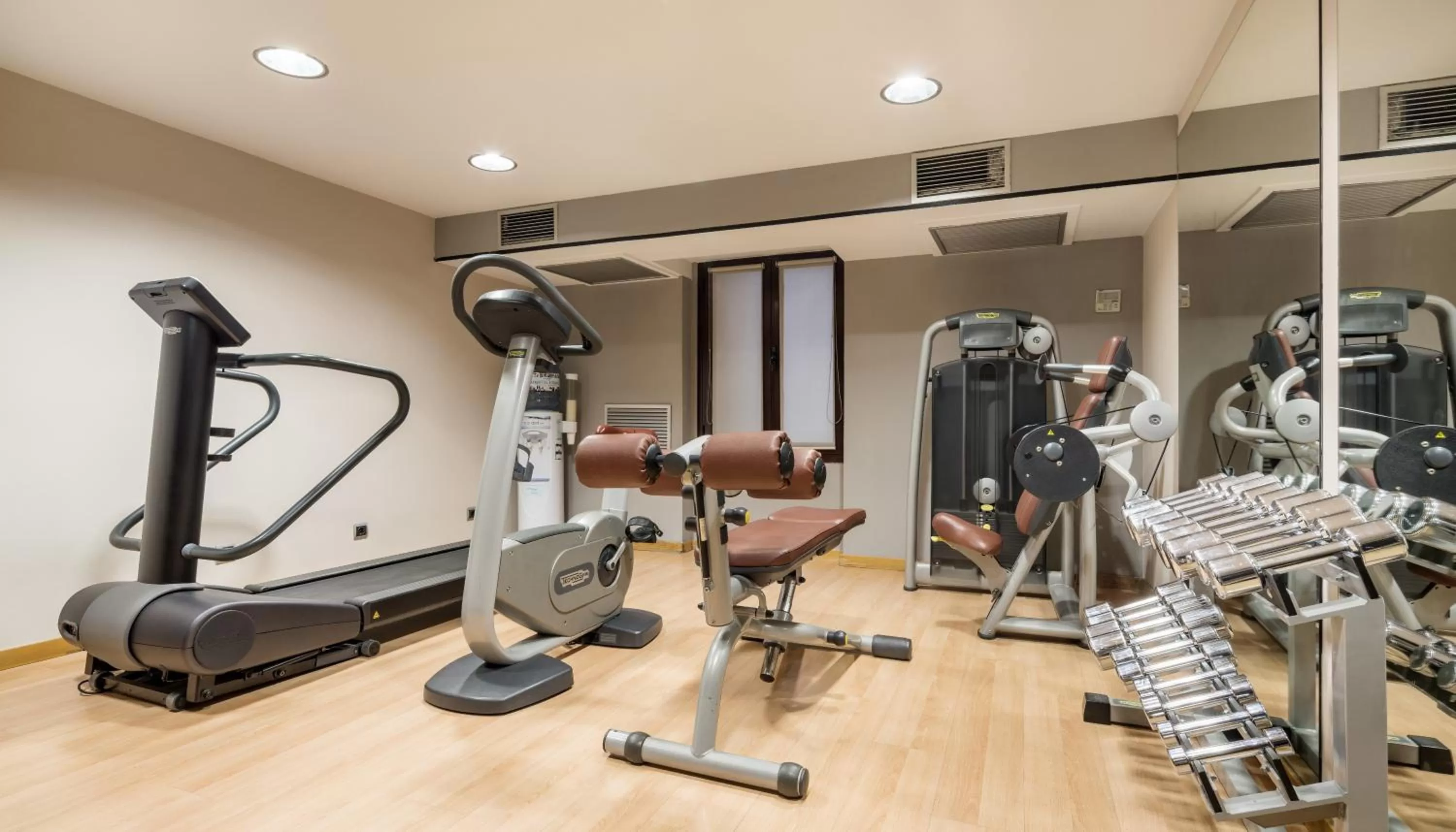 Fitness centre/facilities in Ilunion Almirante