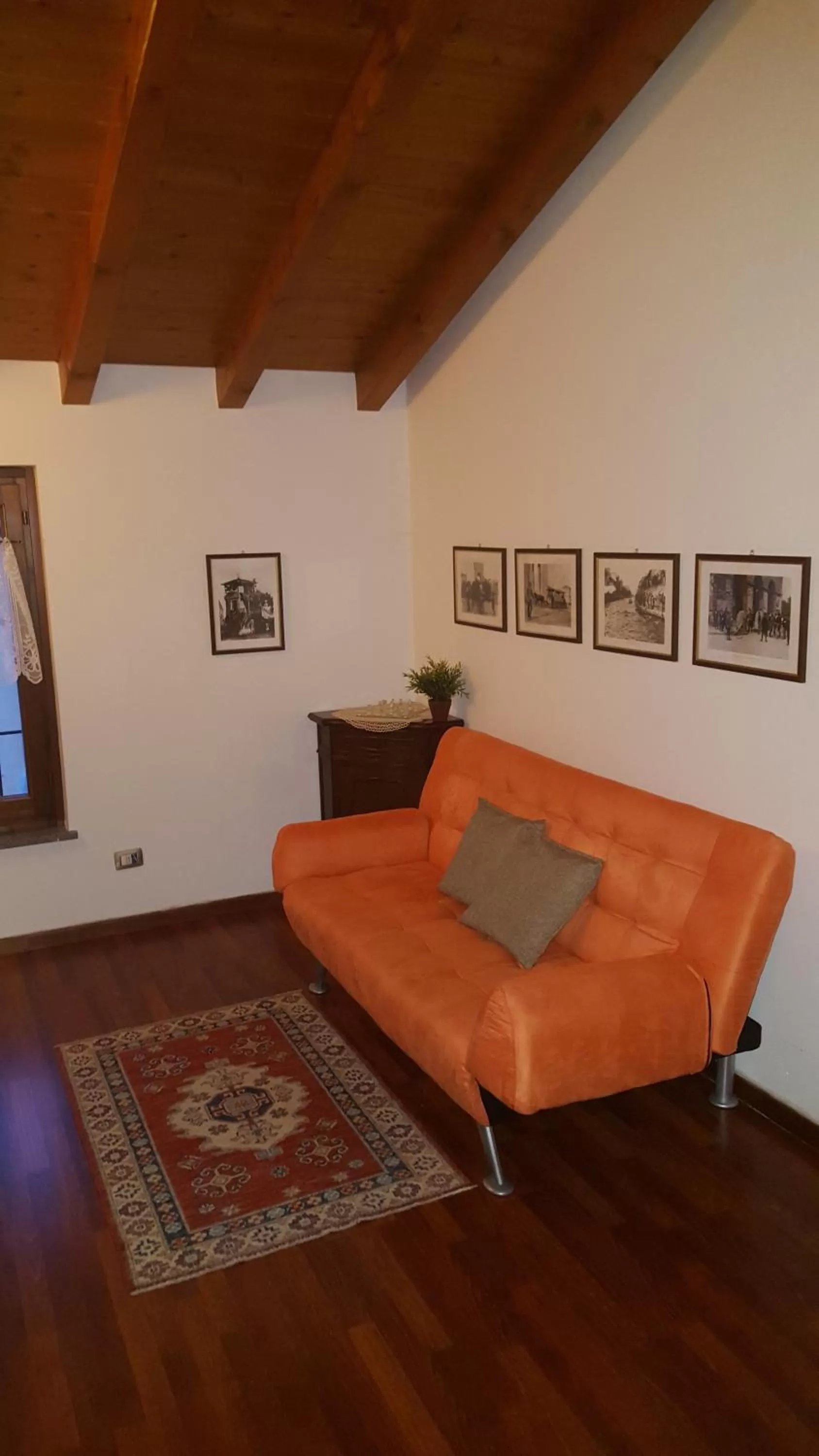 Communal lounge/ TV room in B&B Amici del Colle