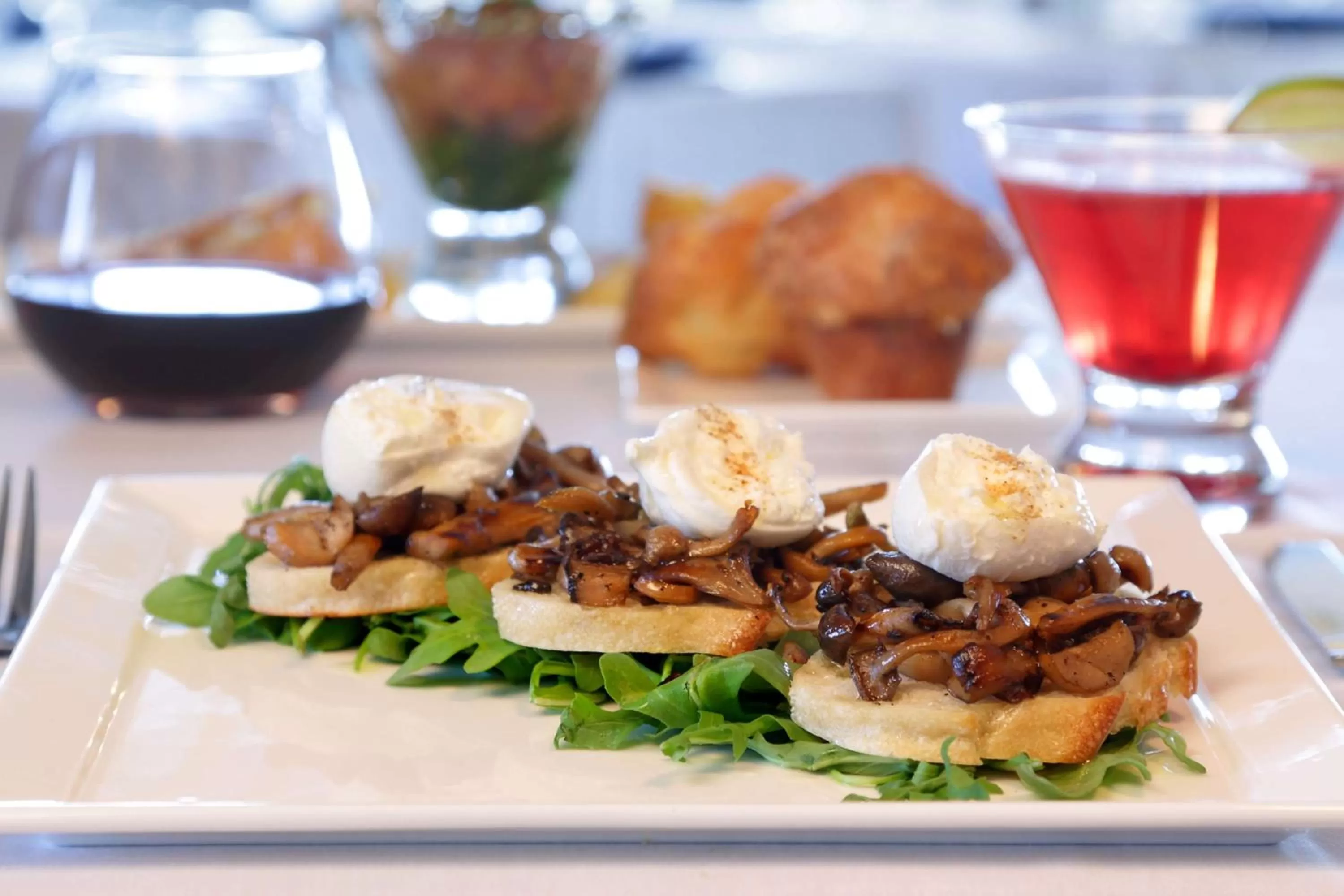 Restaurant/places to eat in Madison Beach Hotel, Curio Collection by Hilton