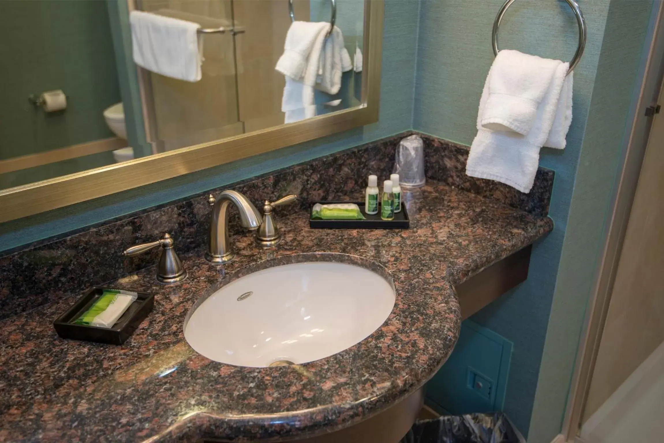 Deluxe King Suite in Win-River Resort and Casino Deluxe King Suite in Win-River Resort and Casino