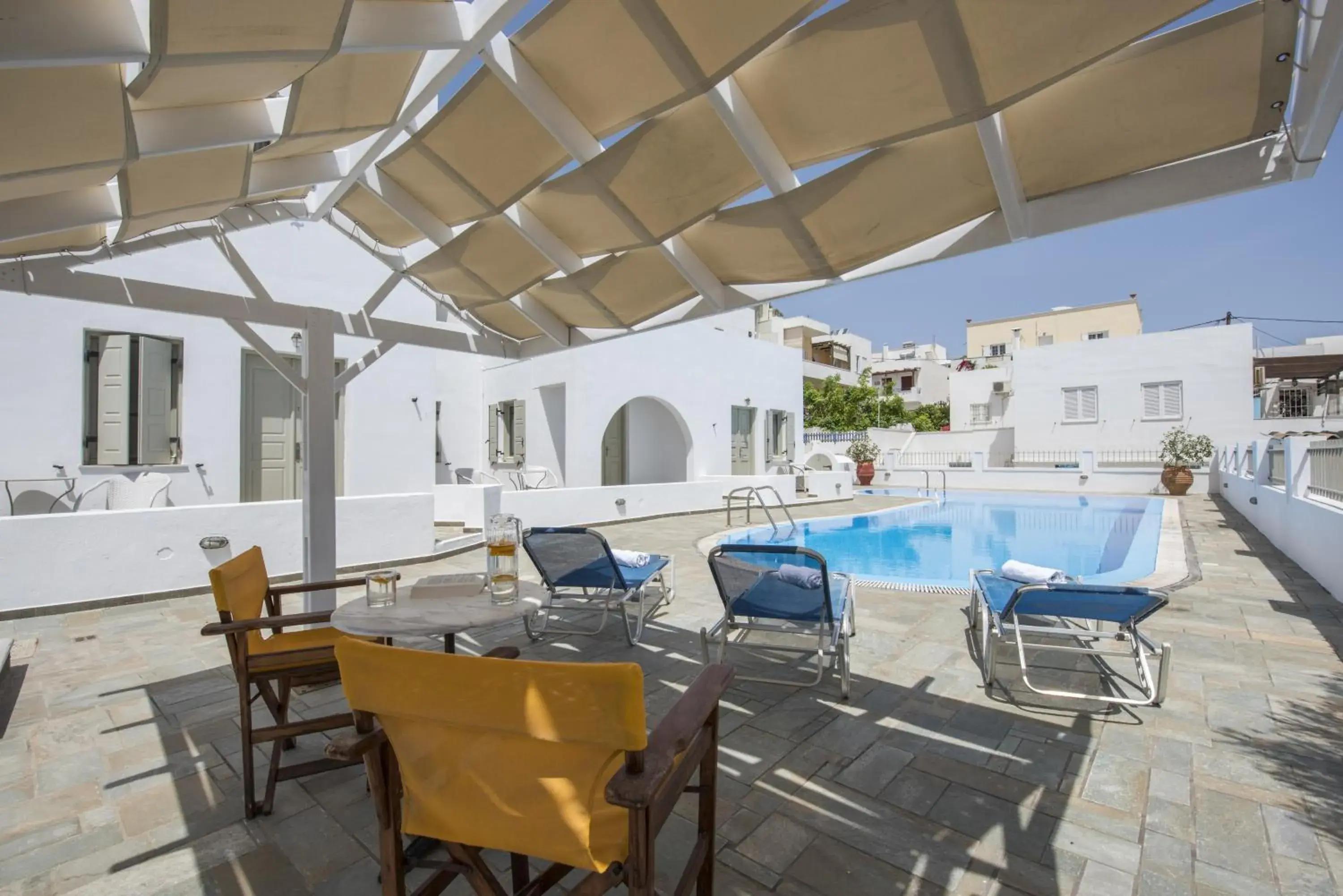 Patio, Swimming Pool in Nissos Thira