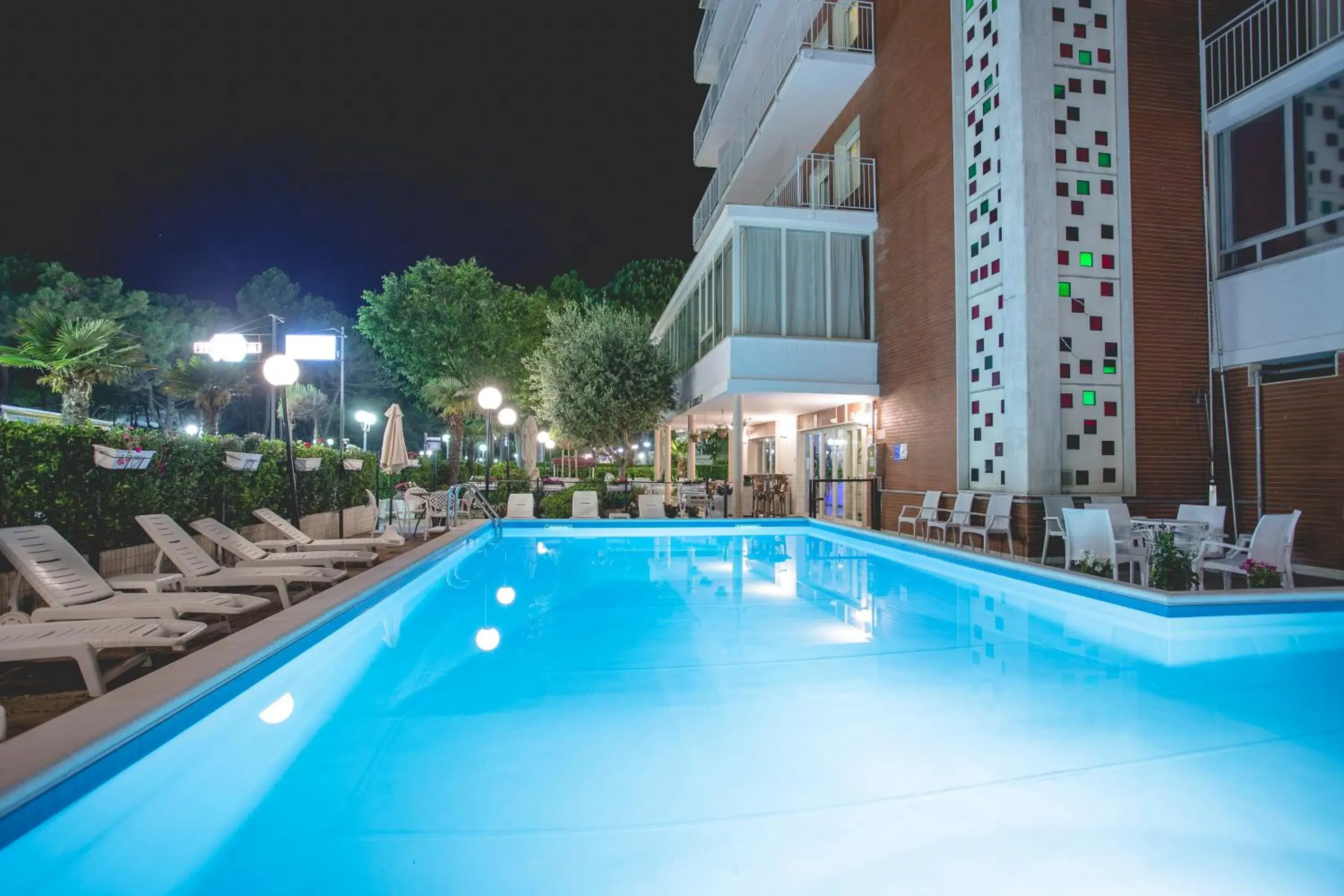 Property building, Swimming Pool in Hotel Ridolfi