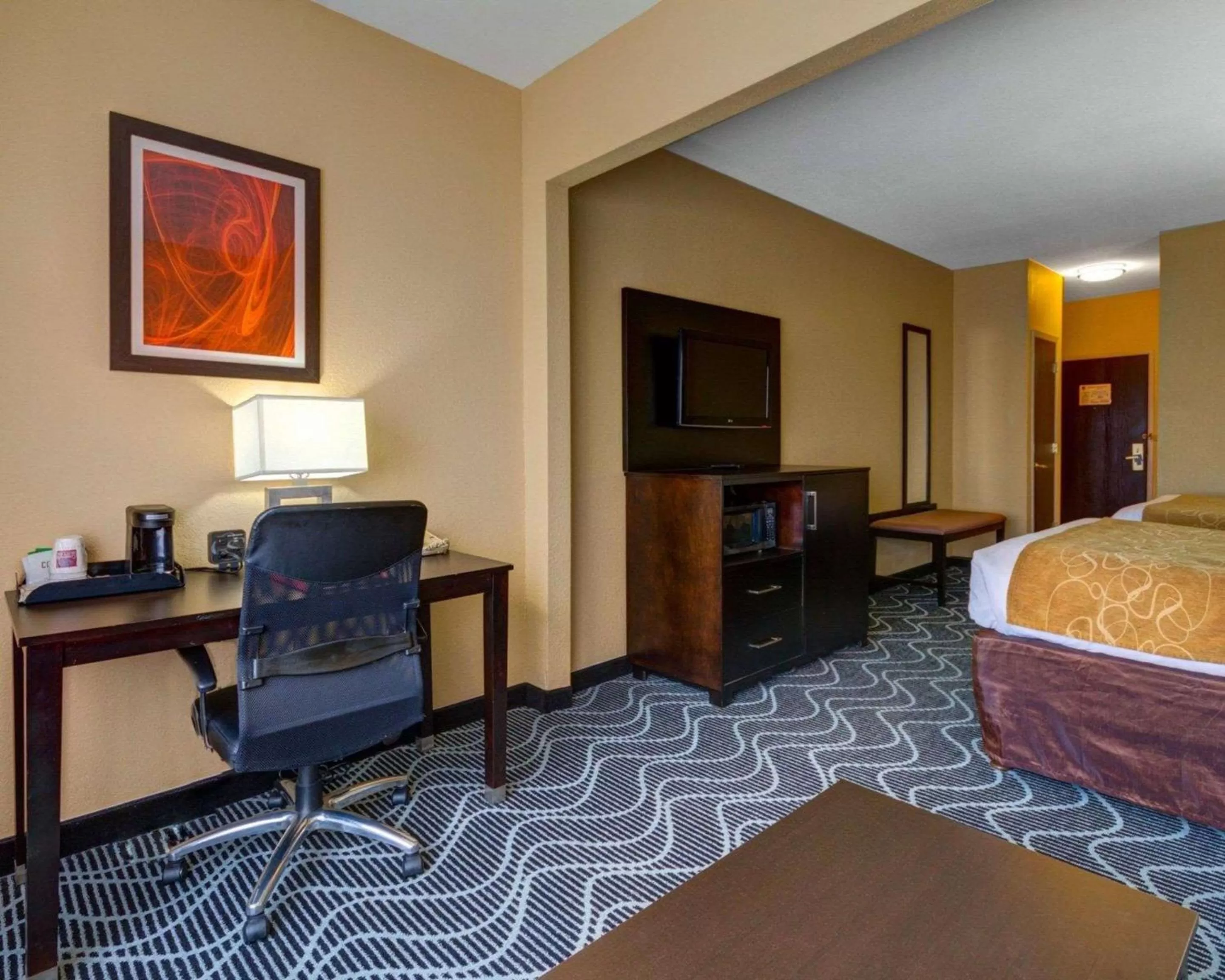 Photo of the whole room in Comfort Suites Lake Ray Hubbard