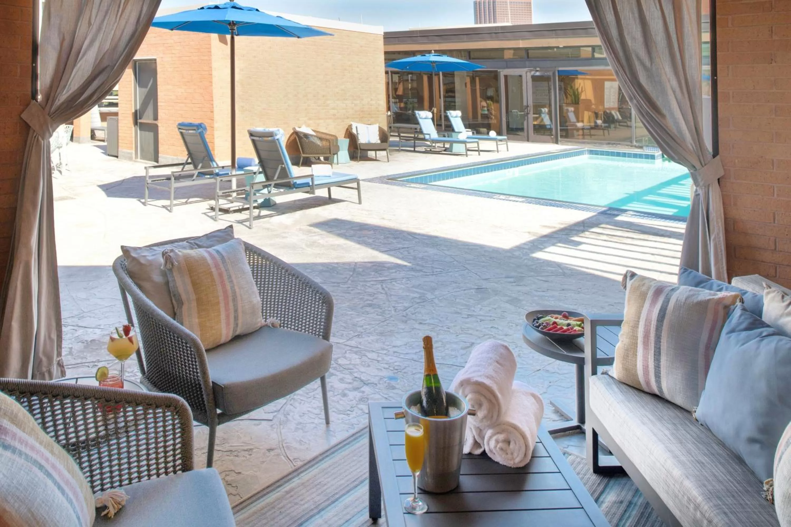 Swimming pool in JW Marriott Houston by the Galleria