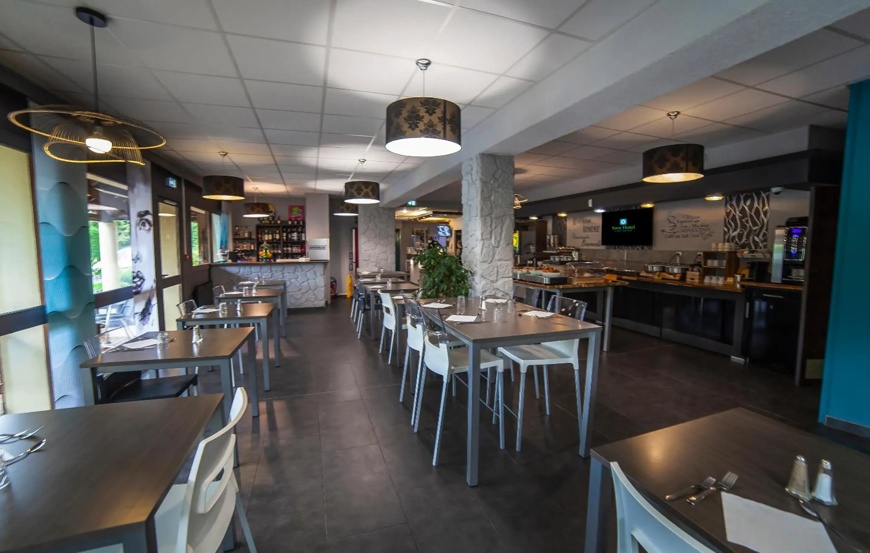 Restaurant/Places to Eat in Sure Hotel by Best Western Lille Tourcoing