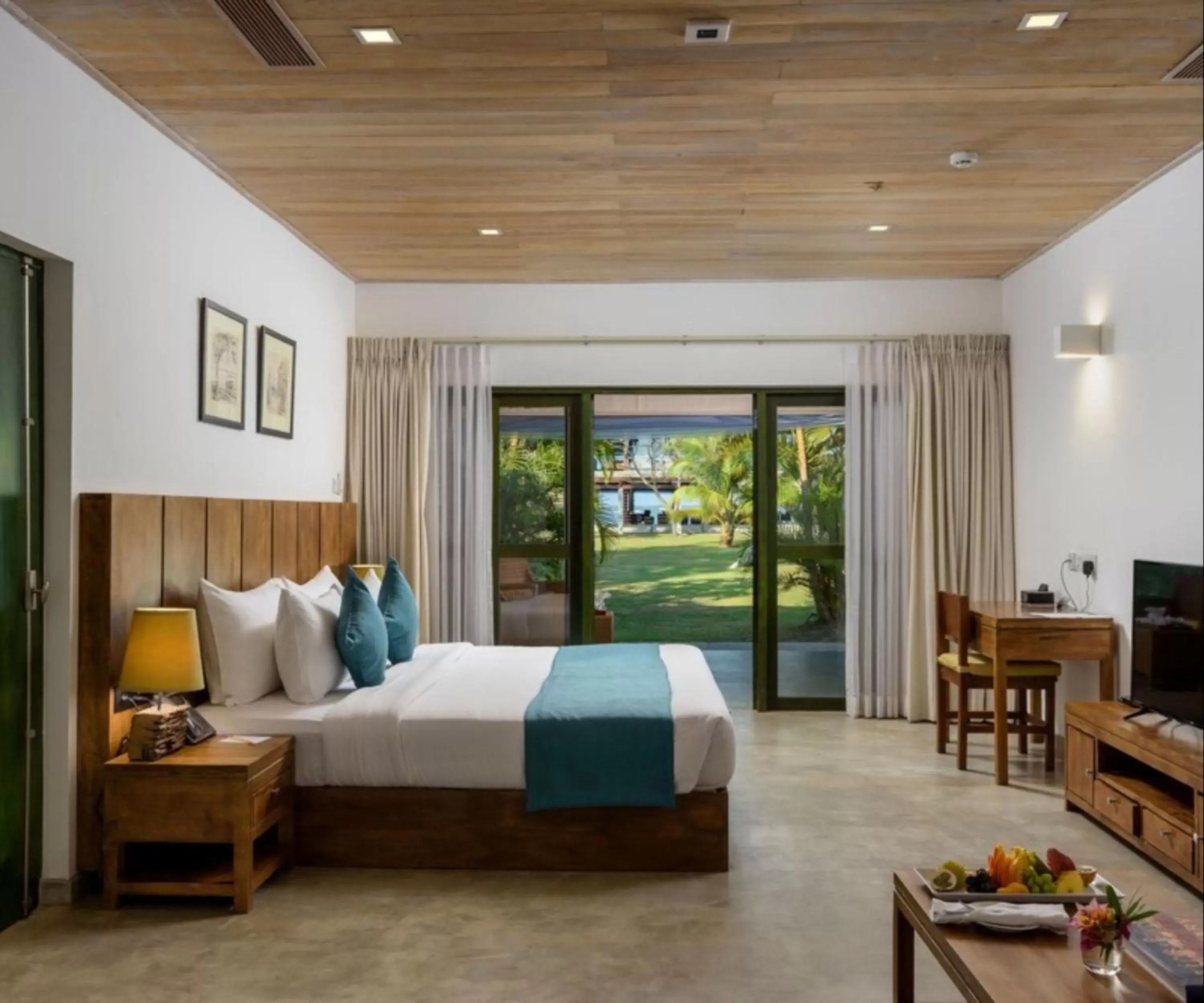 Bed in Regenta Arie Lagoon Negombo