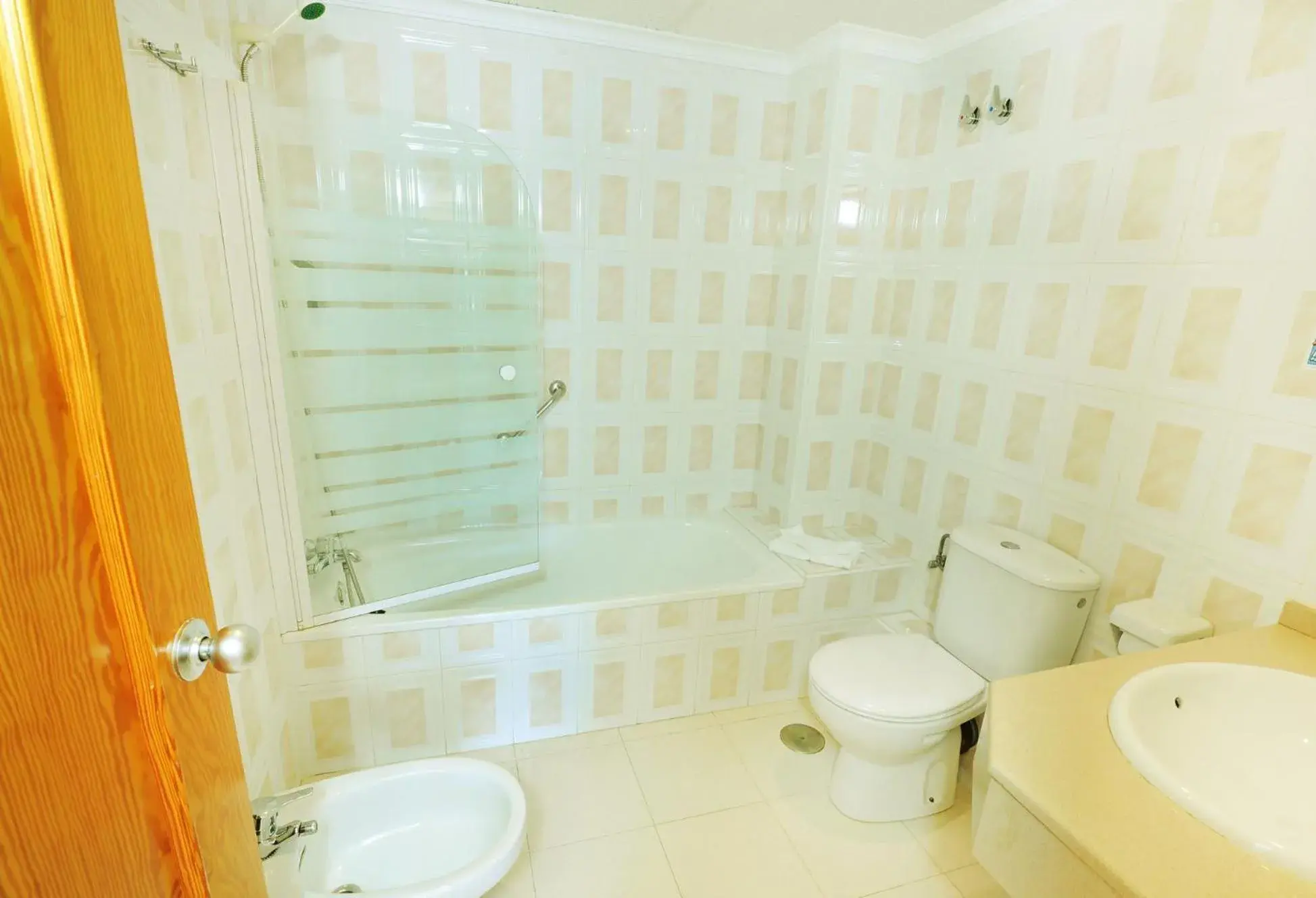 Bathroom in Hotel Montemar