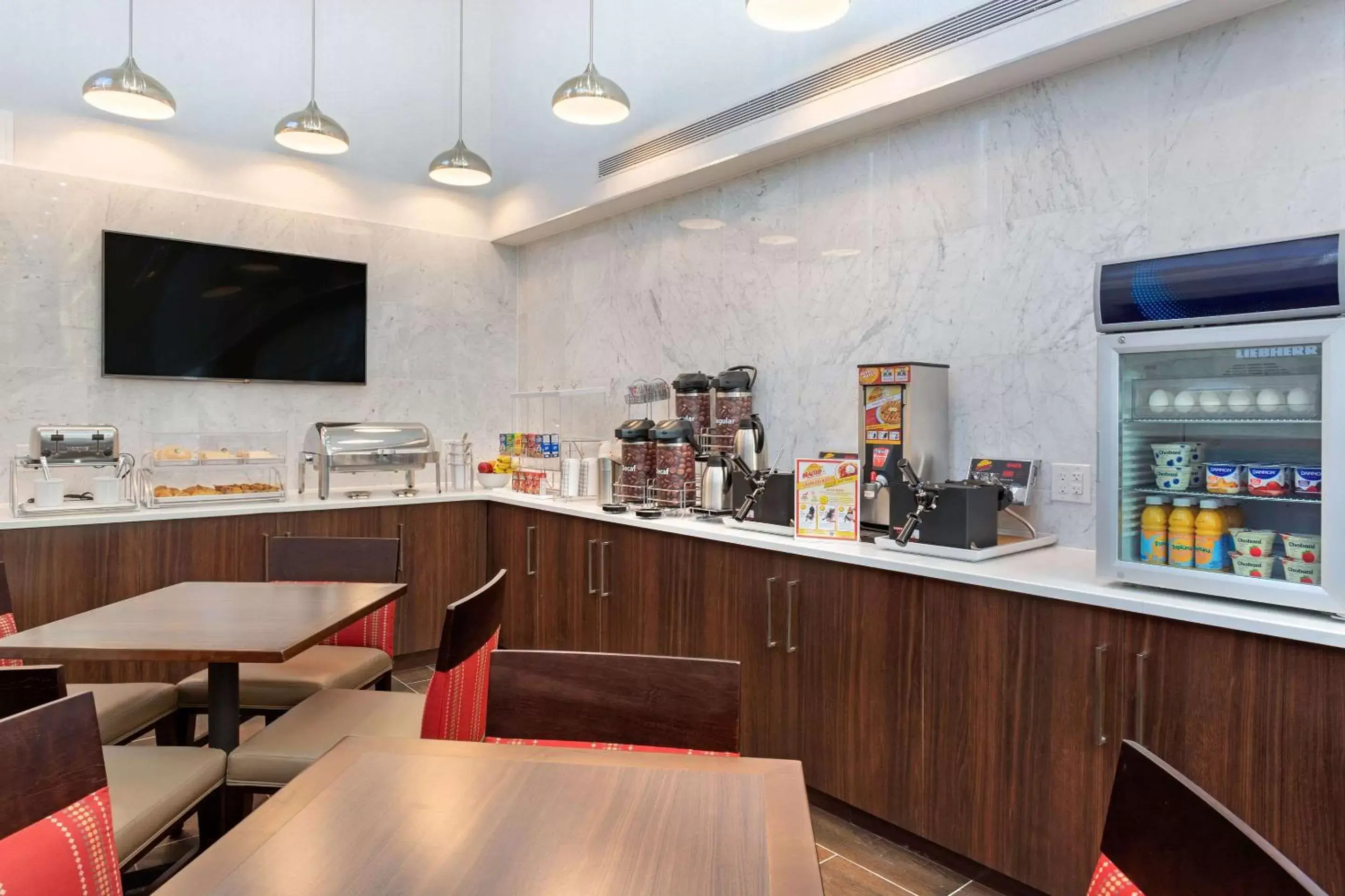 Restaurant/Places to Eat in Comfort Inn Prospect Park-Brooklyn