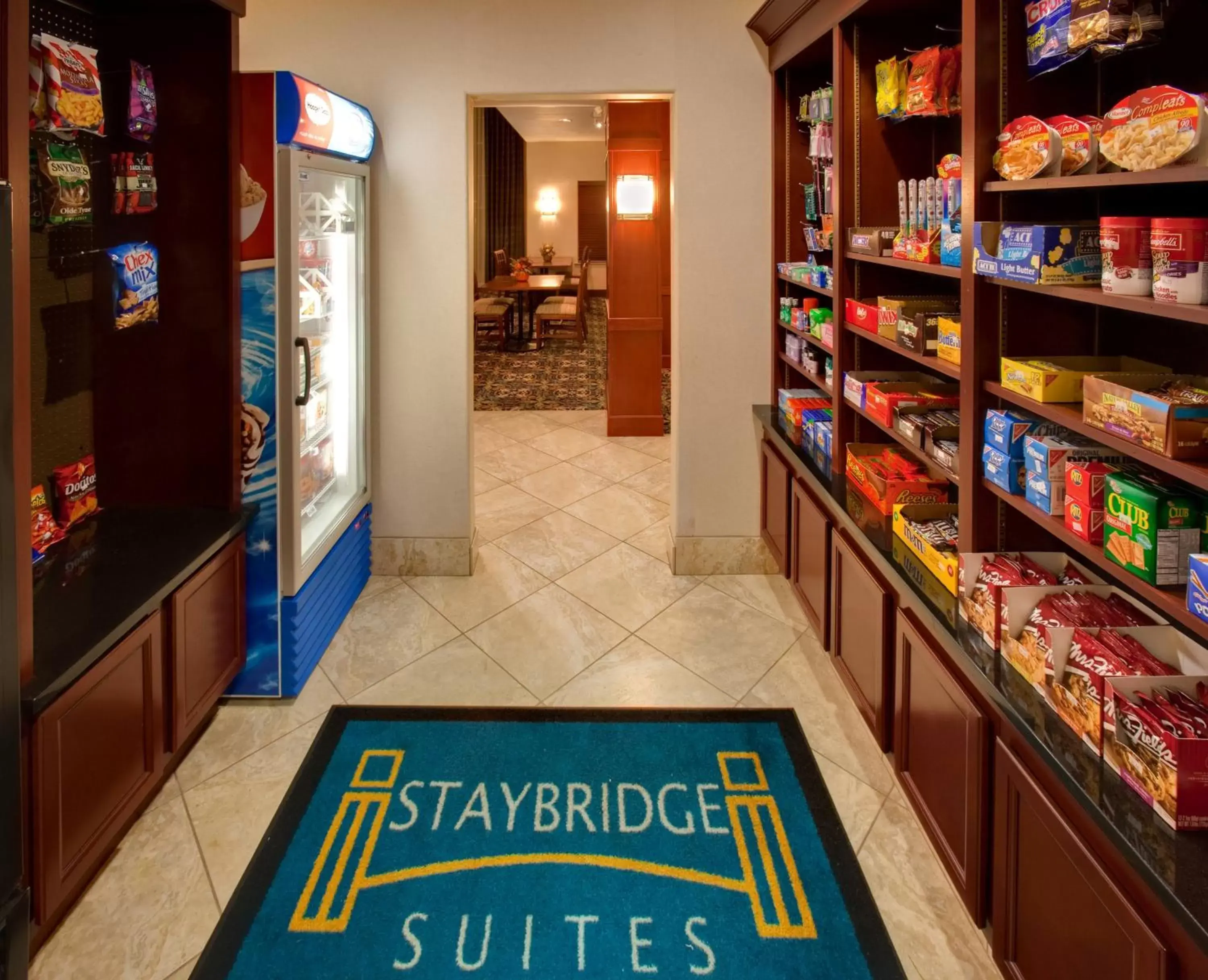 Lobby or reception, Supermarket/Shops in Staybridge Suites Rockford, an IHG Hotel