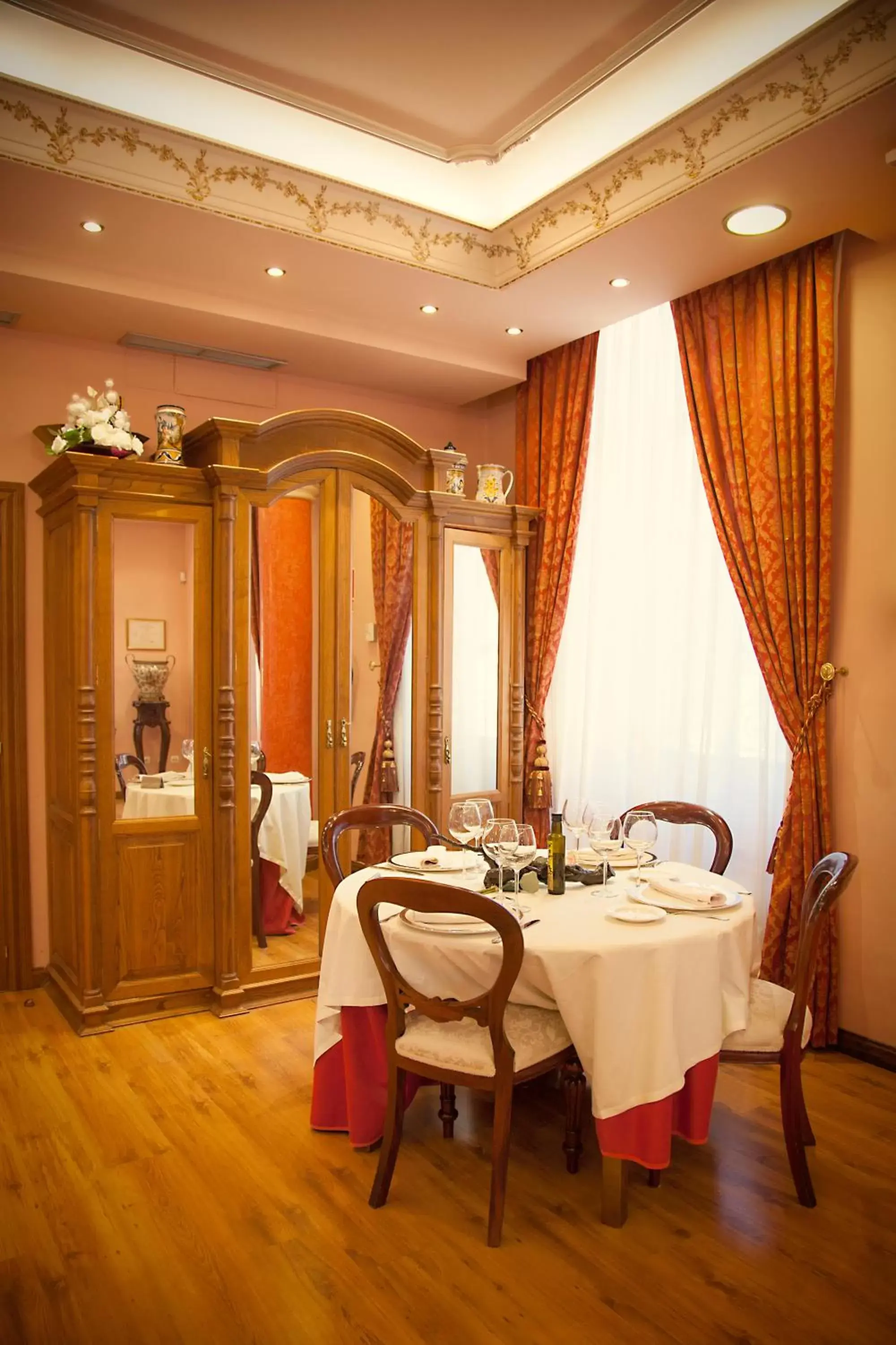 Restaurant/places to eat in Palacio Azcárate Hotel Restaurant/places to eat in Palacio Azcárate Hotel