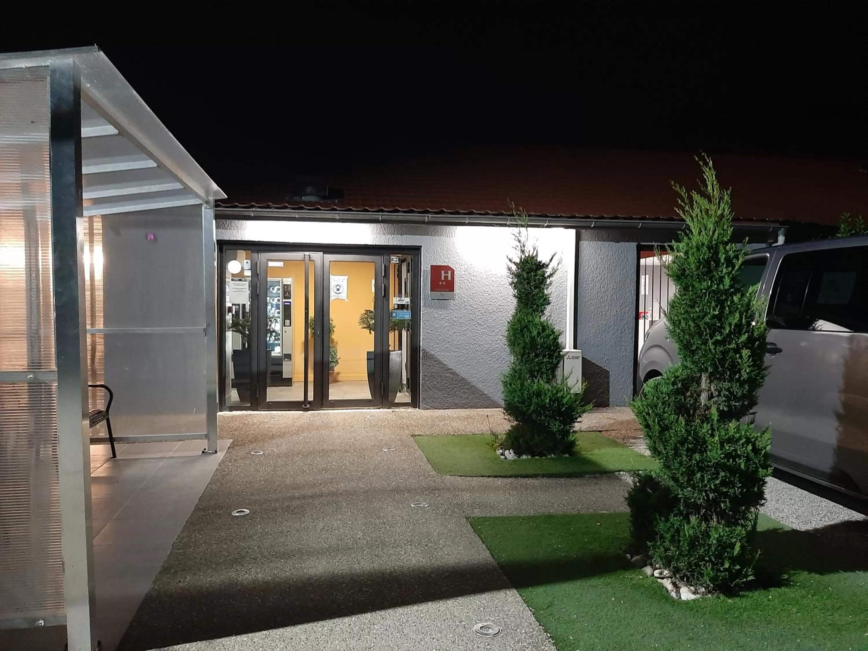 Facade/entrance in Hotel Martinez Grenay