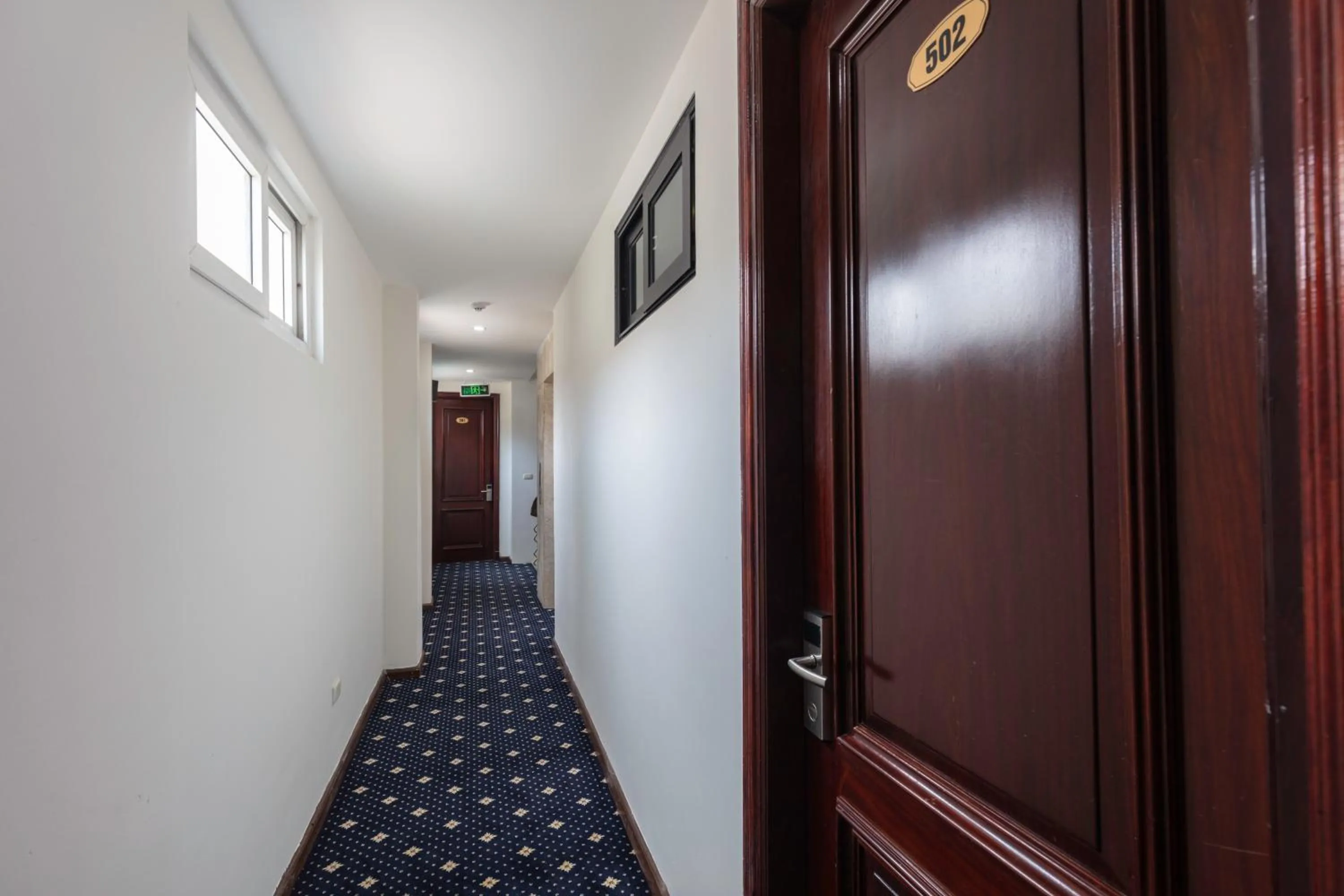 elevator in Queen Light Hotel - Ha Noi Old Quater