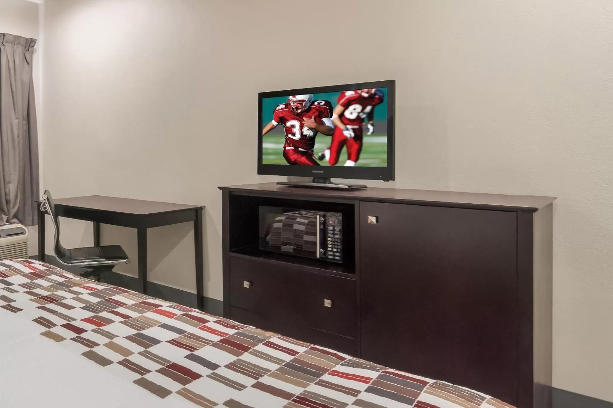 Photo of the whole room in Red Roof Inn Terrell