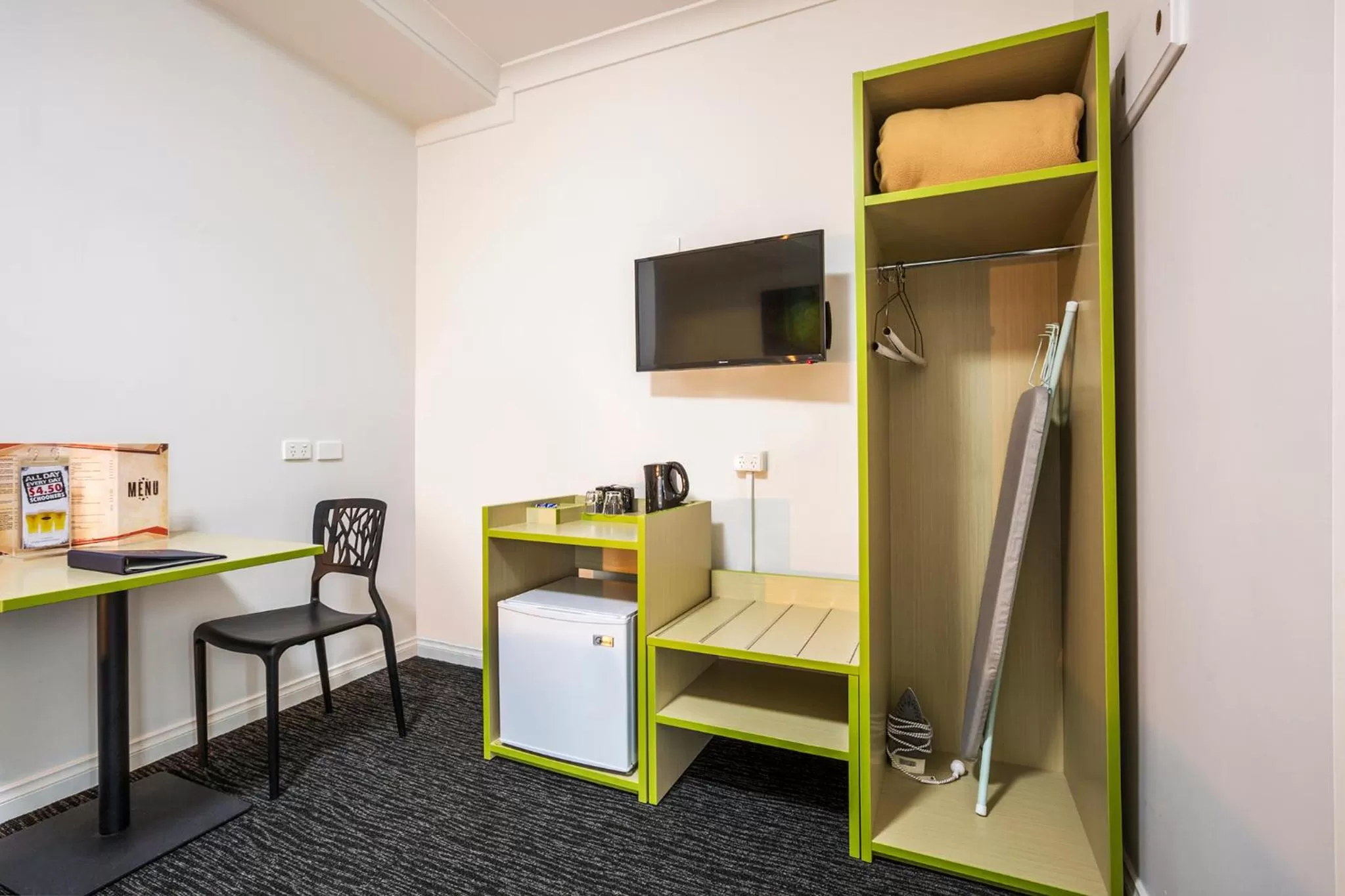 TV and multimedia in Boomerang Hotel