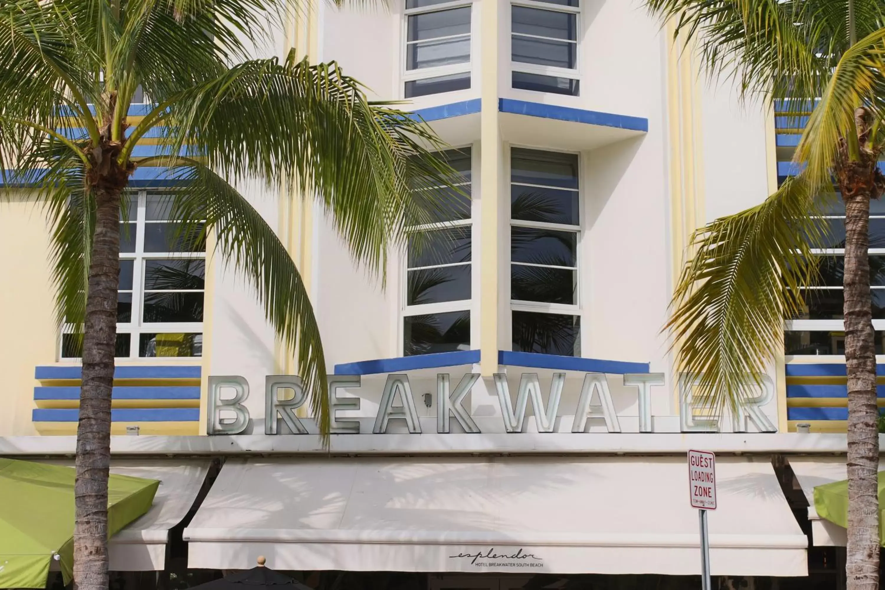 Facade/entrance in Hotel Breakwater South Beach