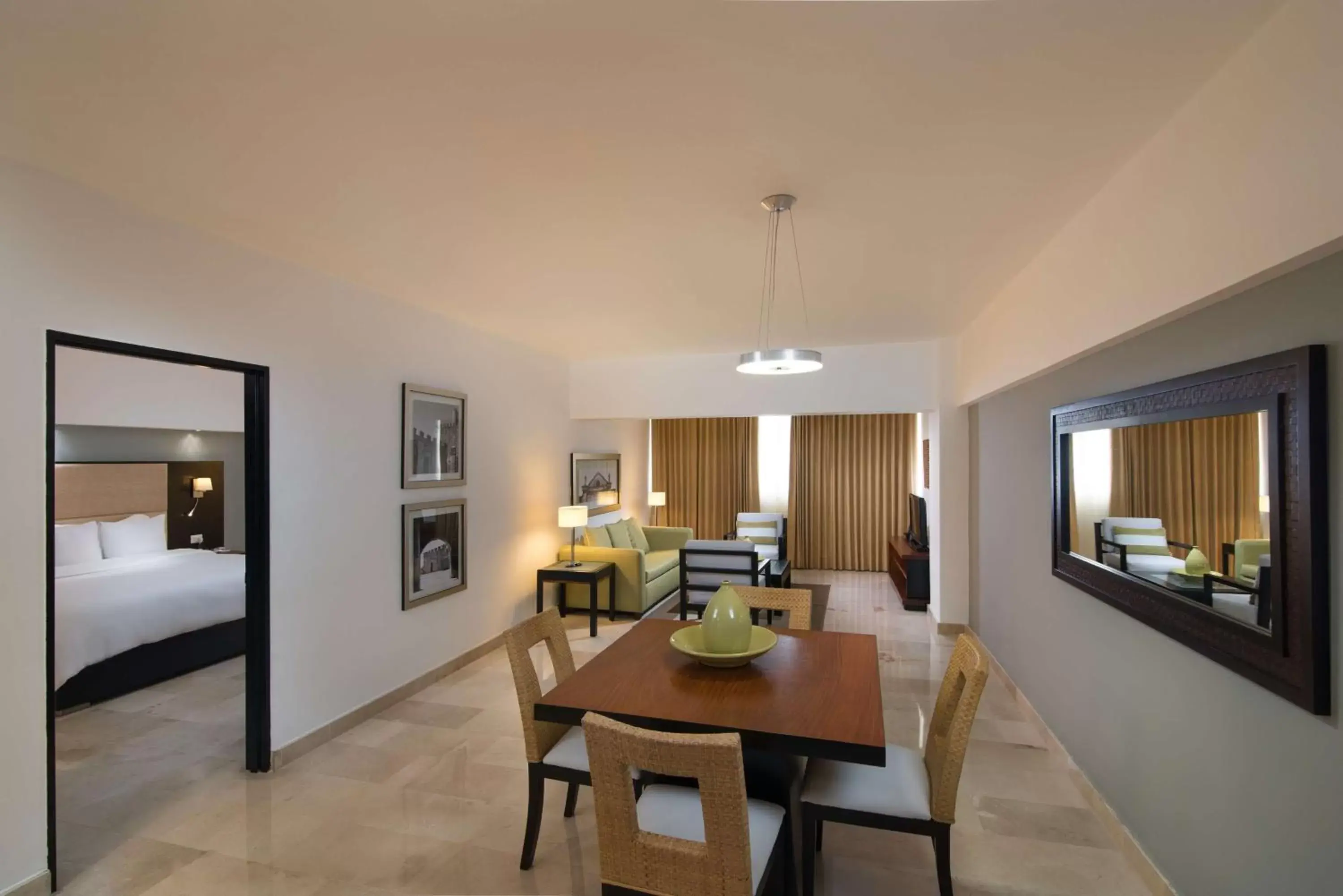 Photo of the whole room, Dining Area in Radisson Hotel Santo Domingo