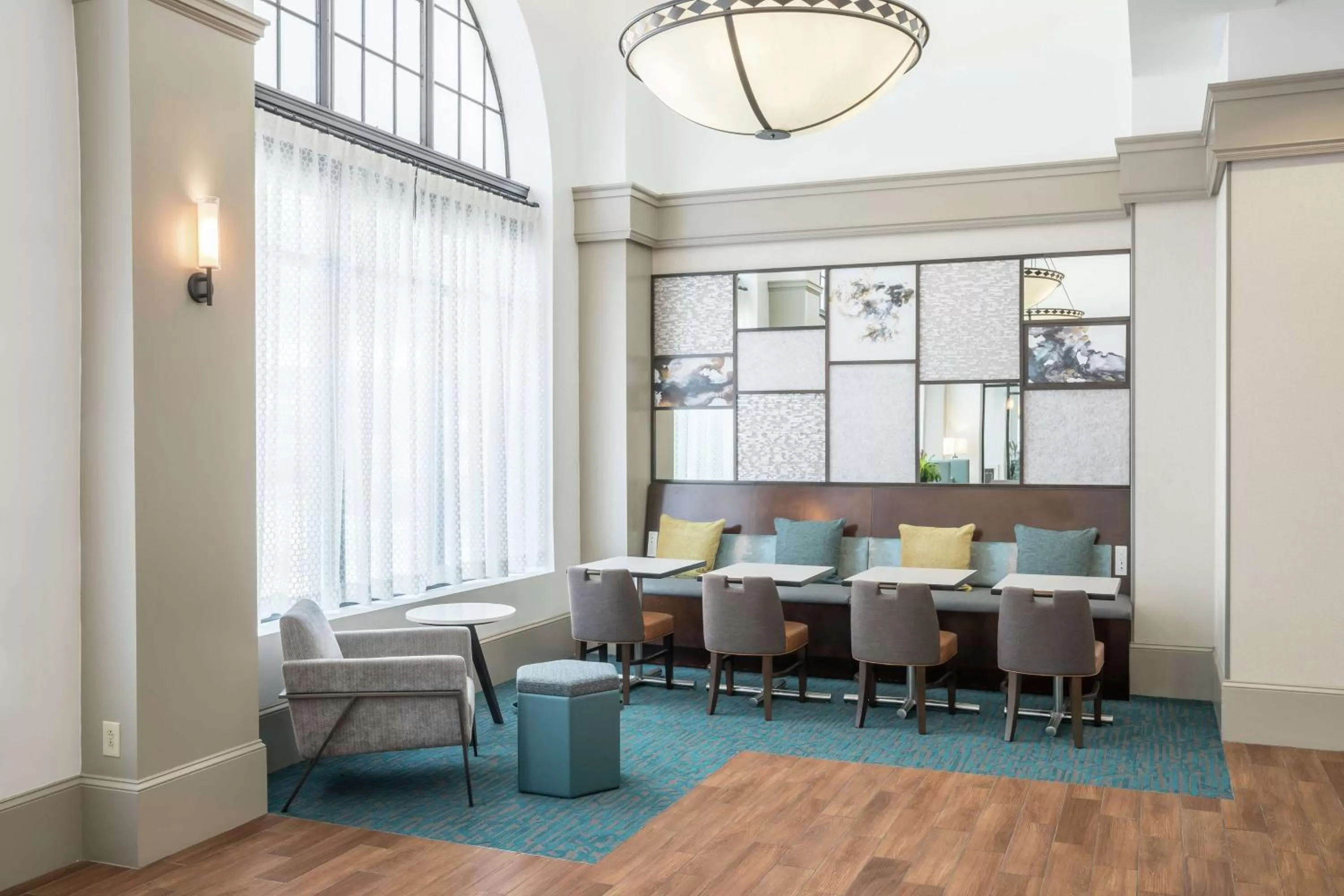 Breakfast in Hampton Inn & Suites Atlanta-Downtown