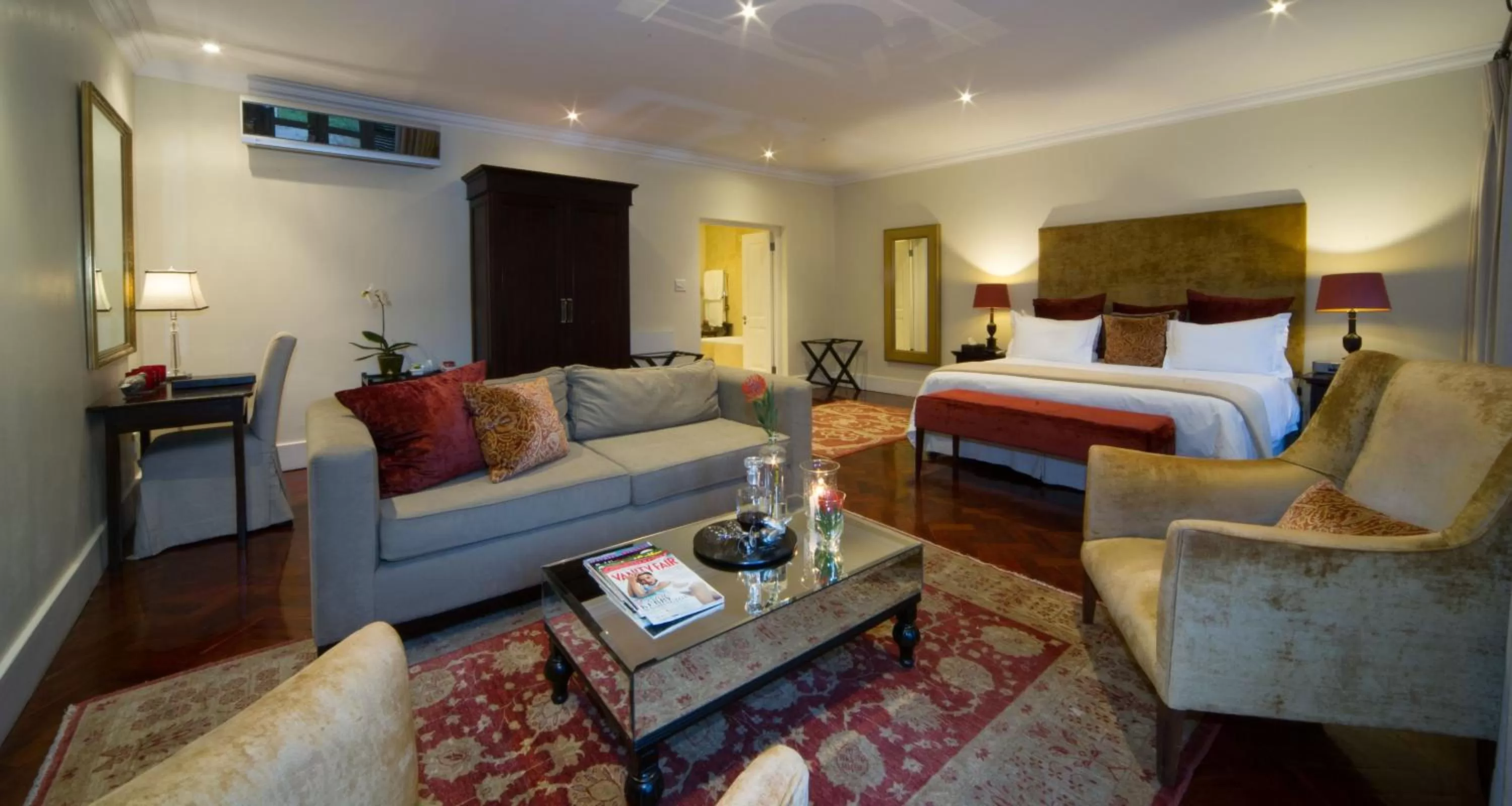 Photo of the whole room, Bed in The Parkwood